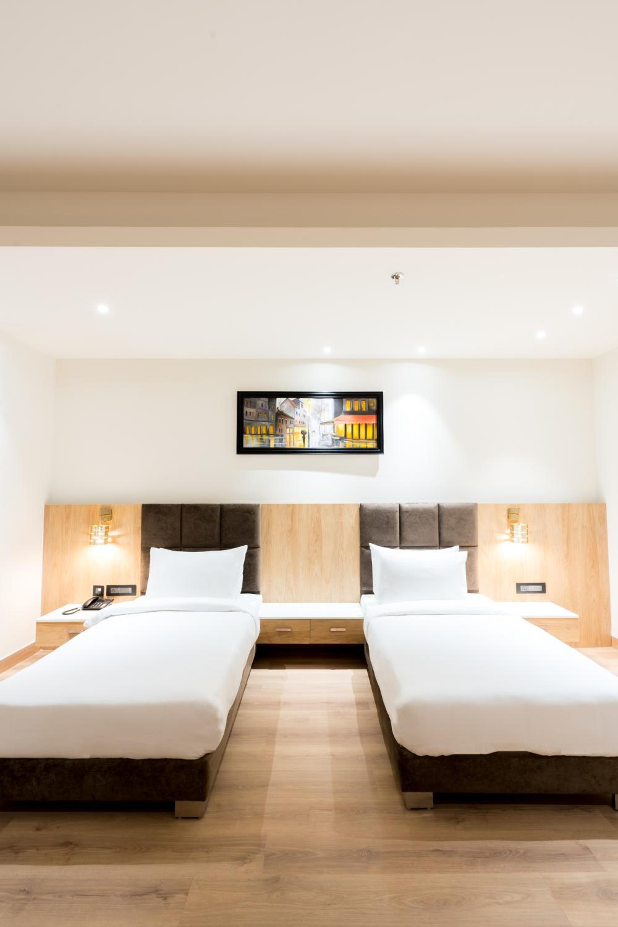 Deluxe Twin Room - Photo 1