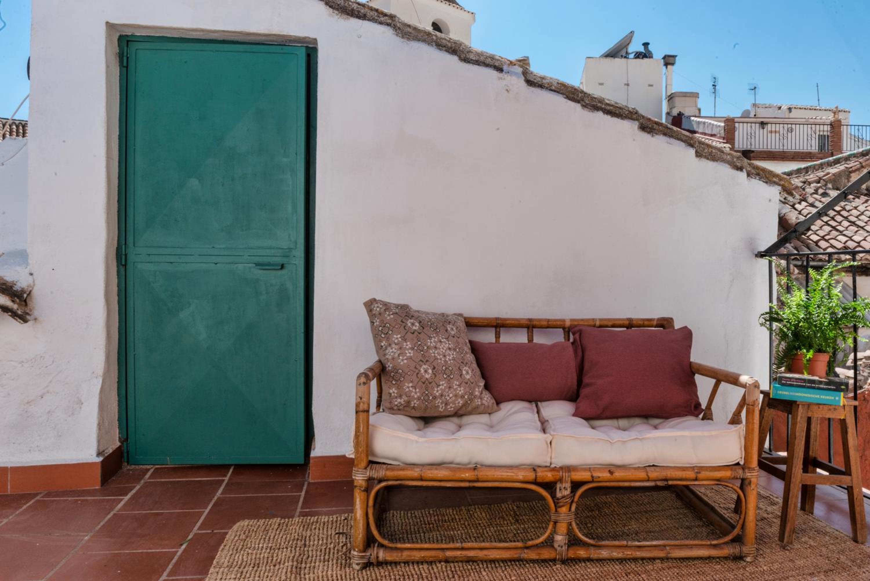 Double Room with Patio - Photo 5