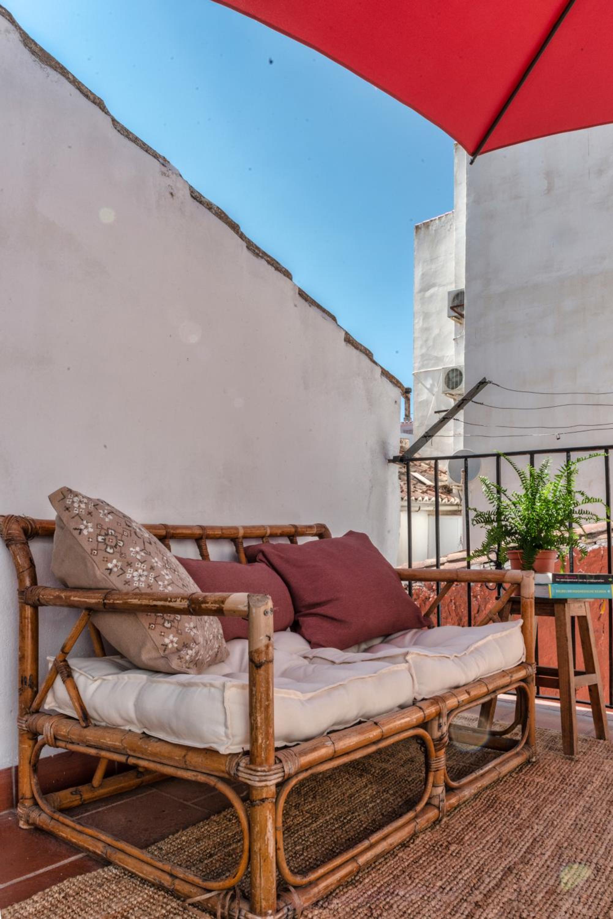 Double Room with Patio - Photo 22
