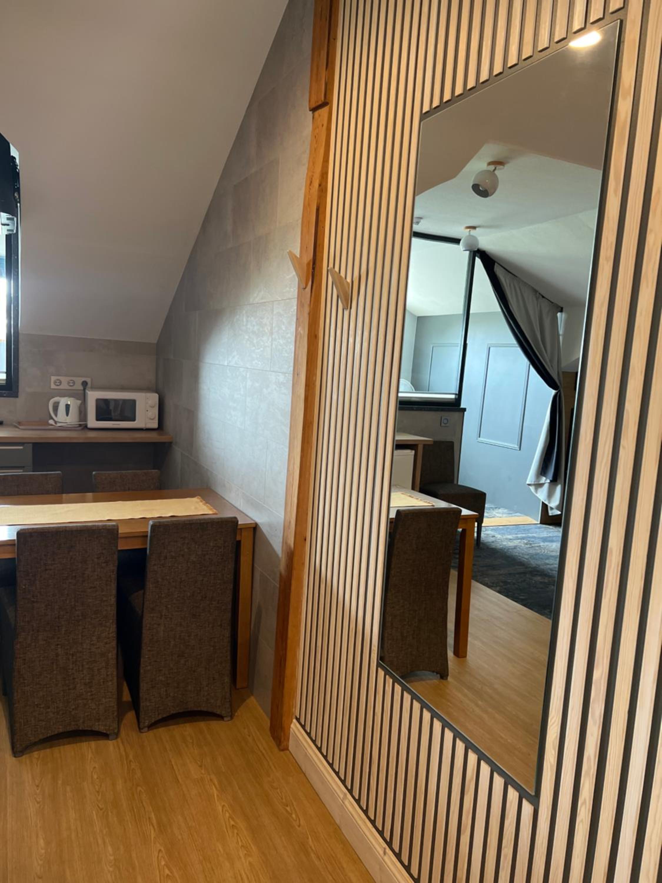 King Studio with Sofa Bed - Photo 11