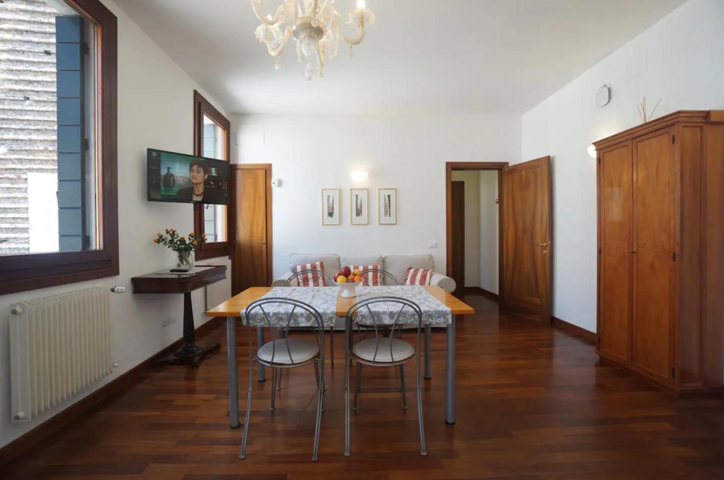 Apartment photo 3