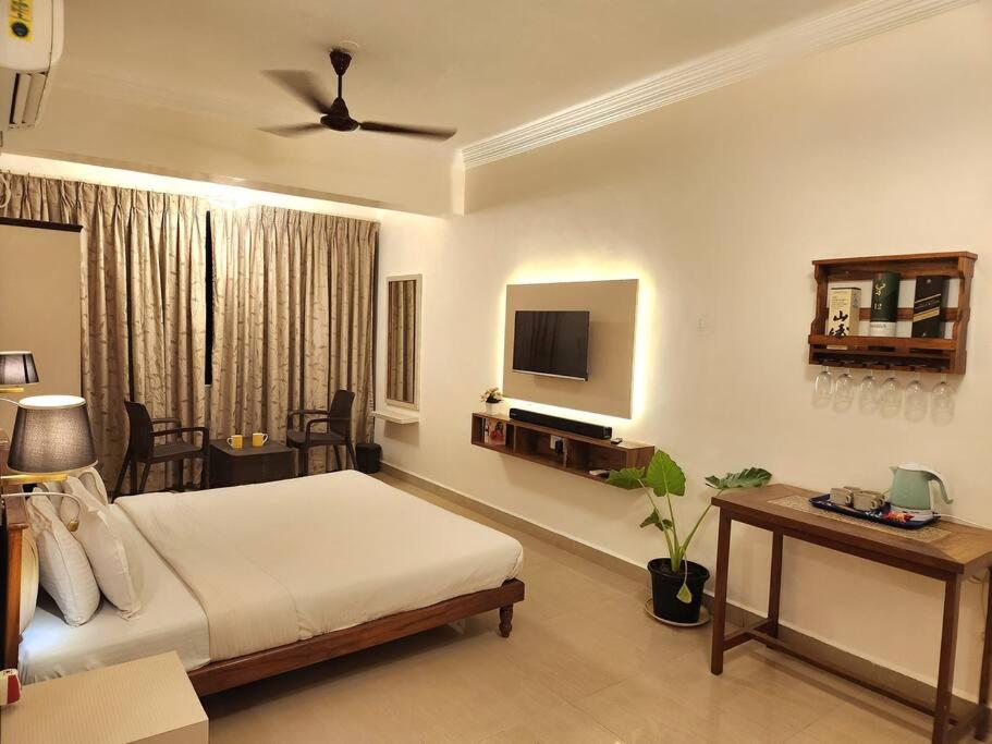 Studio Apartment photo 1