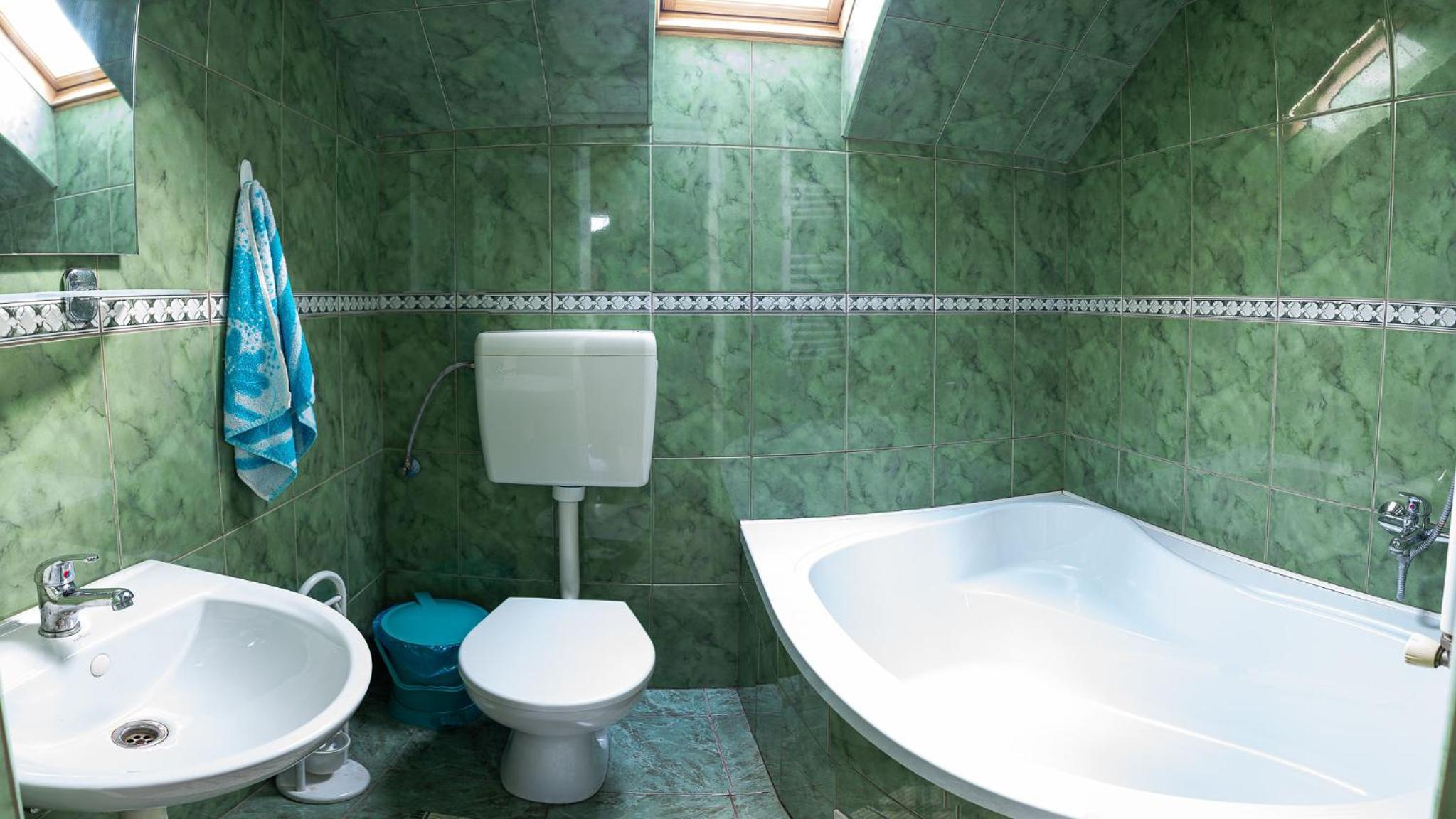 Triple Room with Private Bathroom photo 3