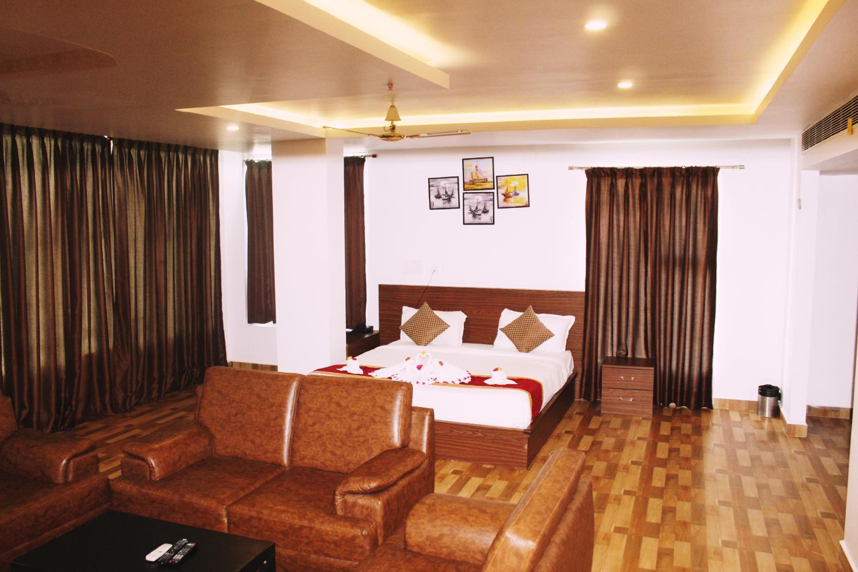 Suite - Photo 5
