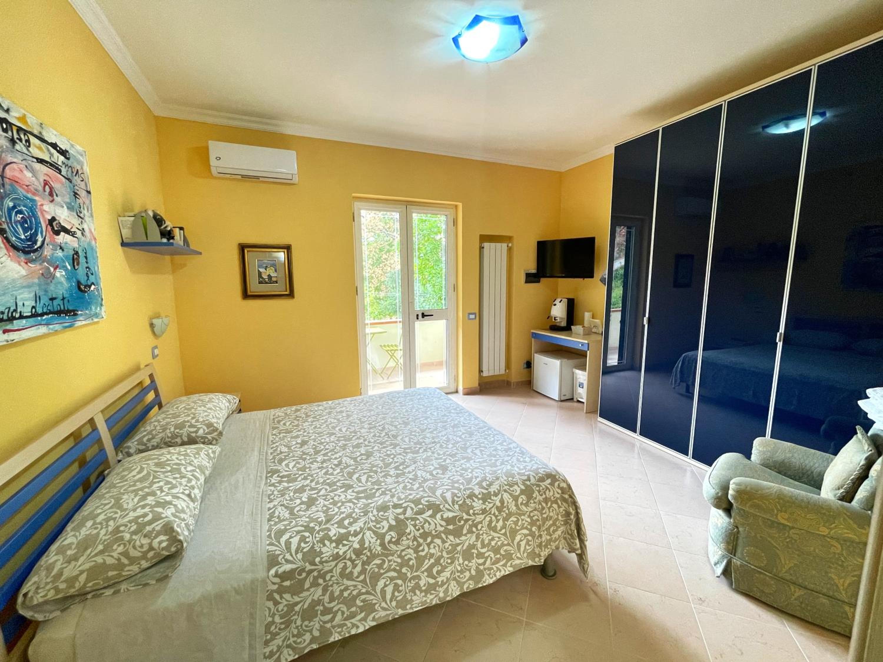 Double Room With Private Bathroom photo 3