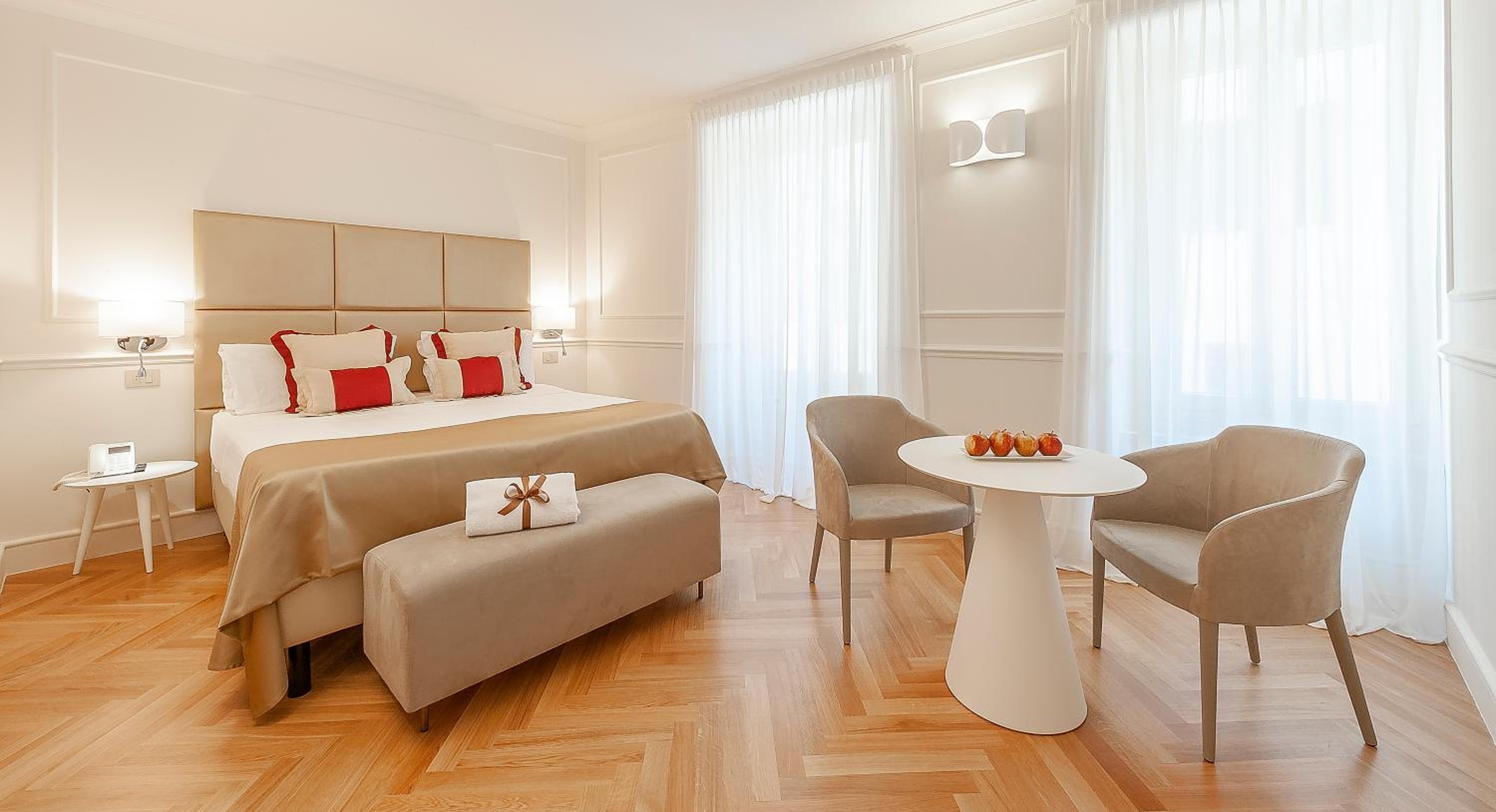 Suite photo 1