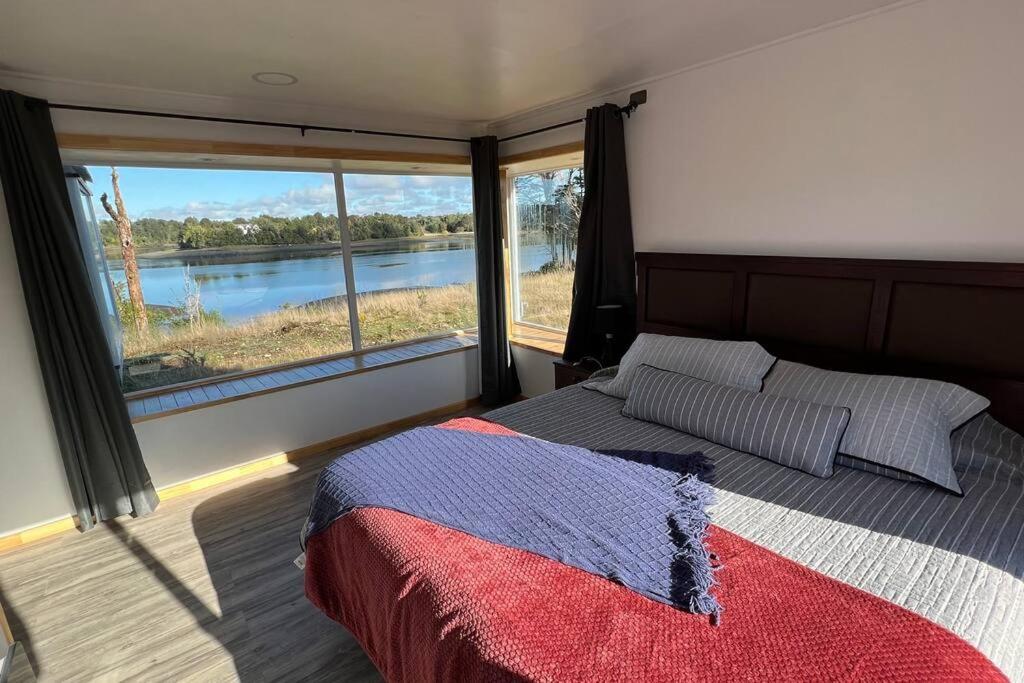 Three-Bedroom House photo 1