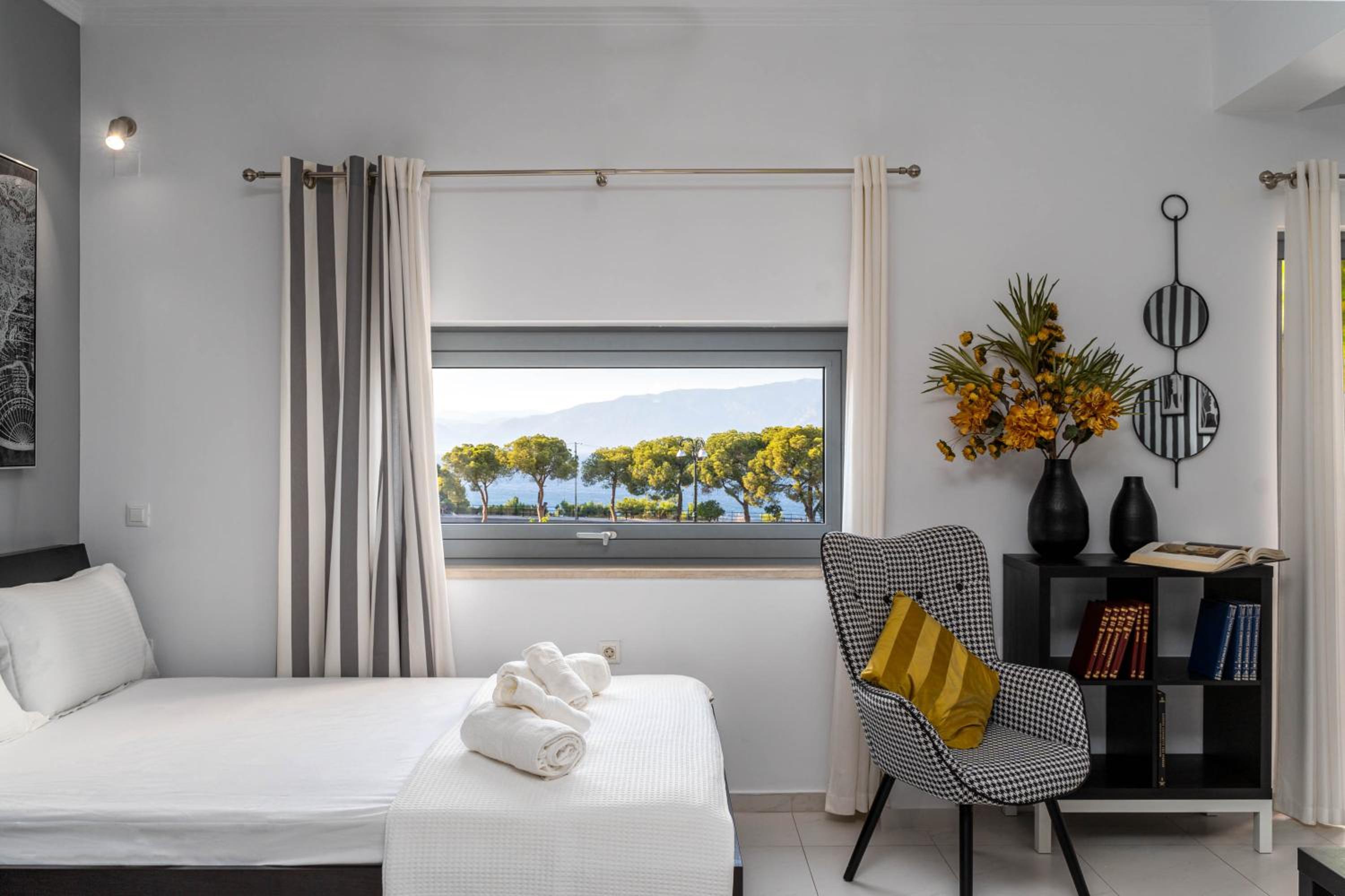 Studio Apartment with Sea View