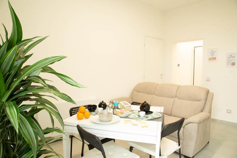 Single Room with Shared Bathroom photo 2
