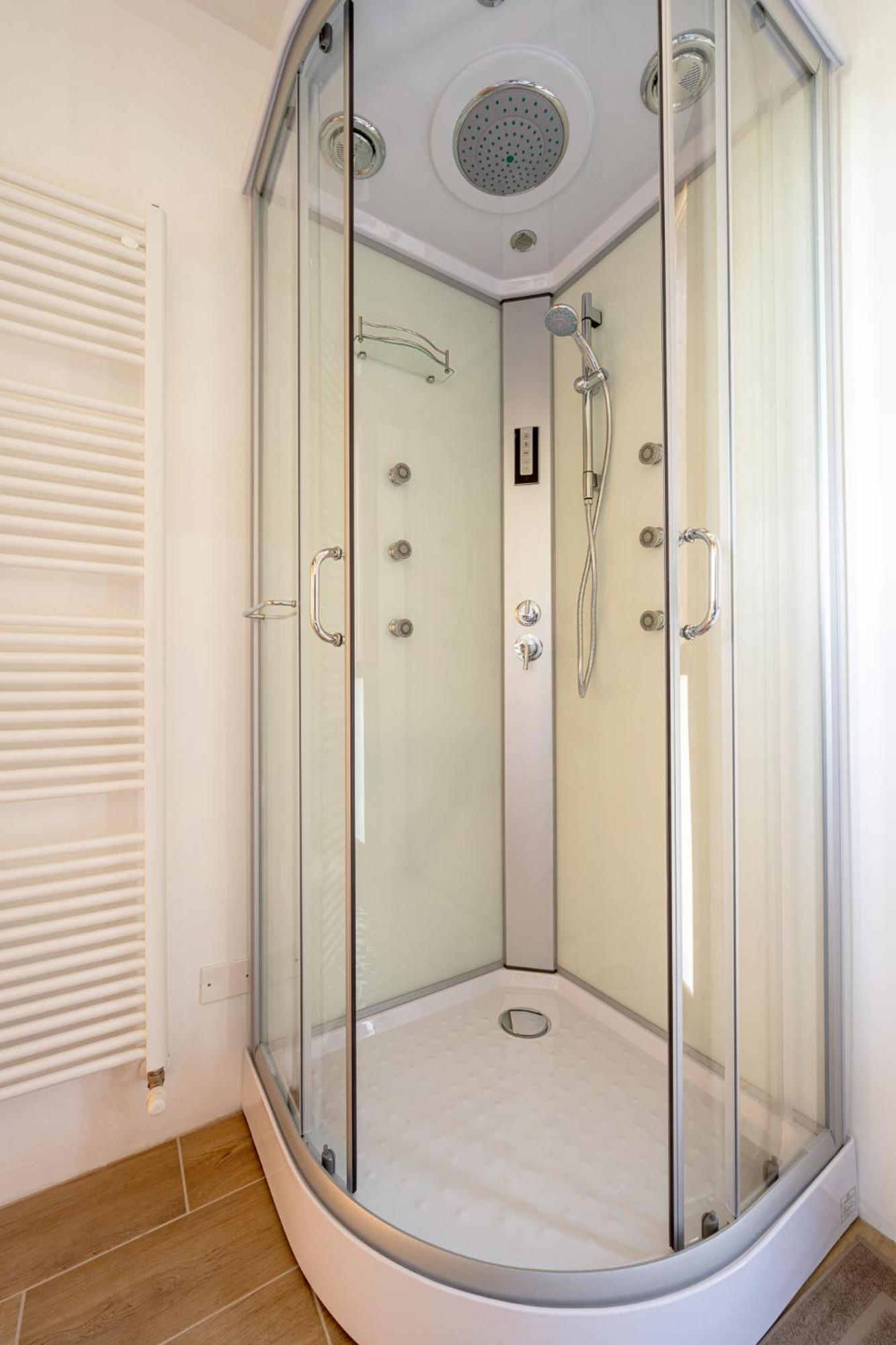 Family Room with Shower photo 2