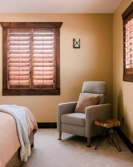 Three-Bedroom House photo 2