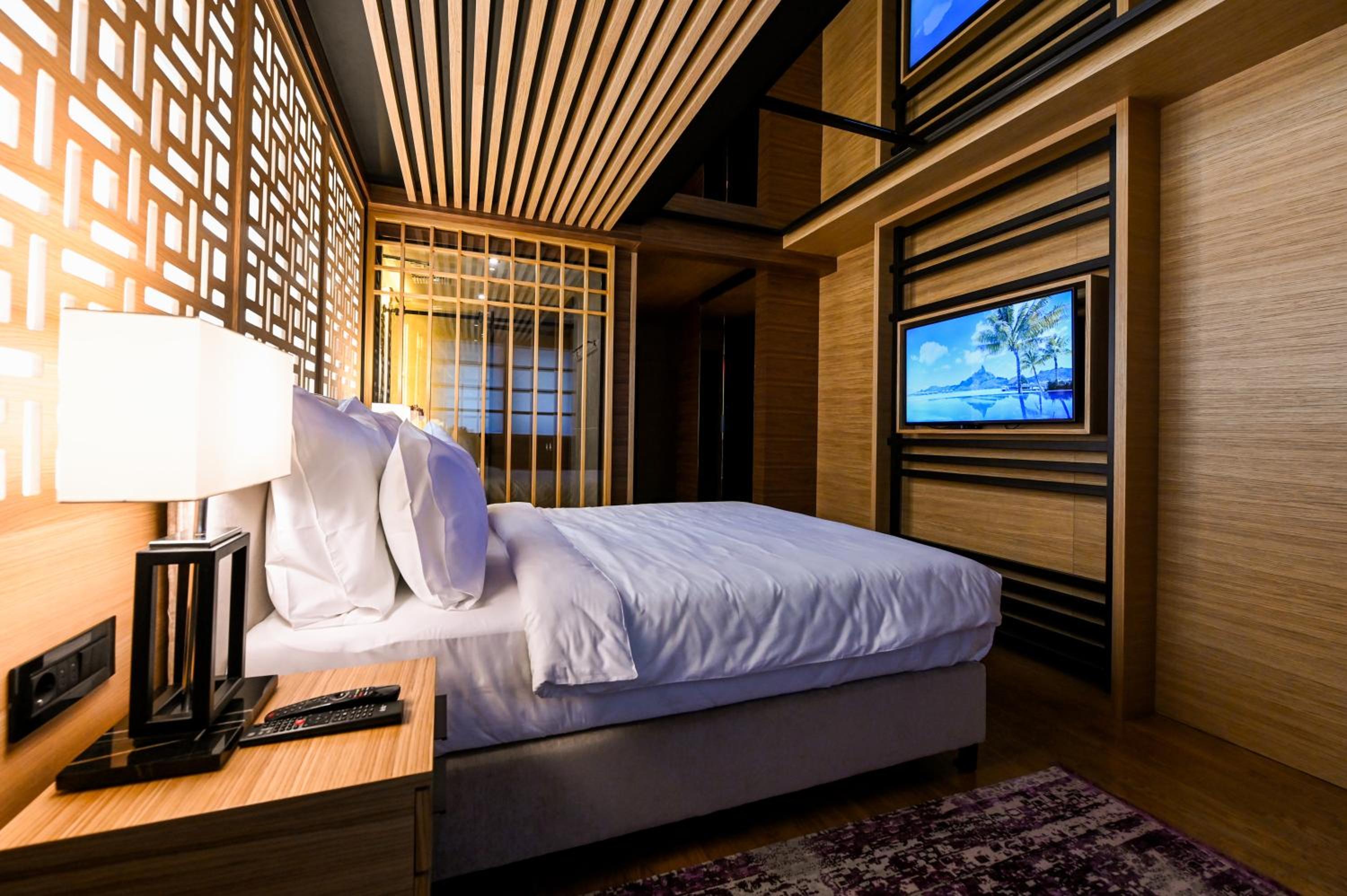 Deluxe Double Room - Photo 7