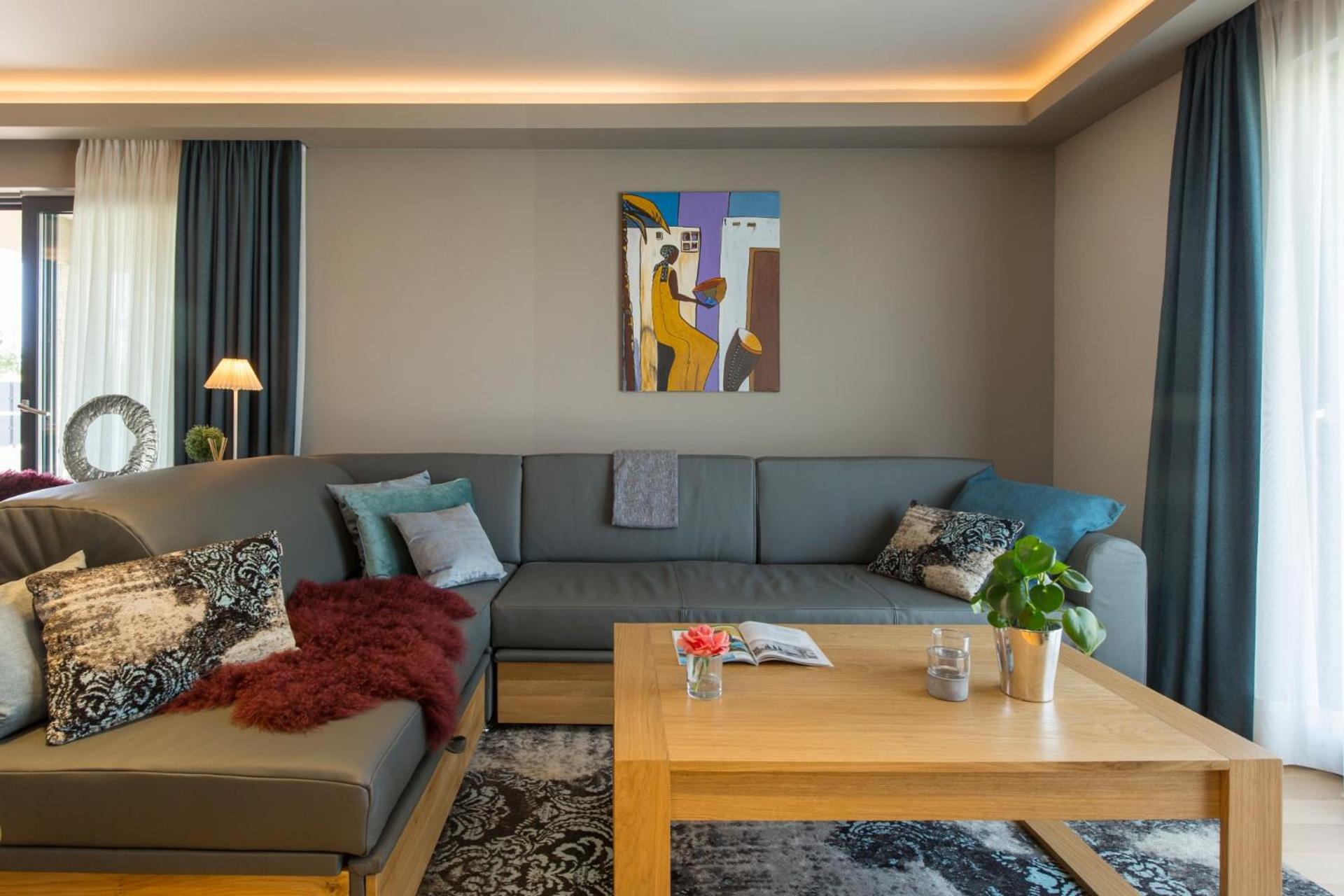 Three-Bedroom Villa photo 1