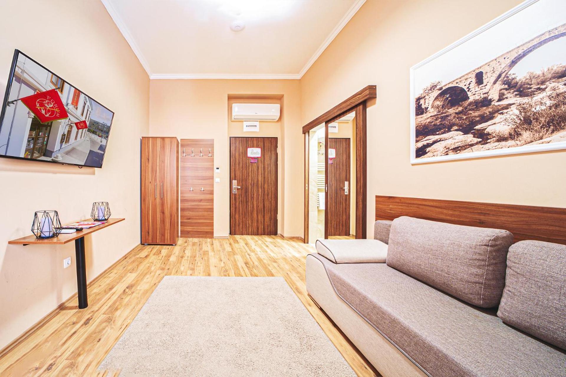 Deluxe Family Room - Photo 3
