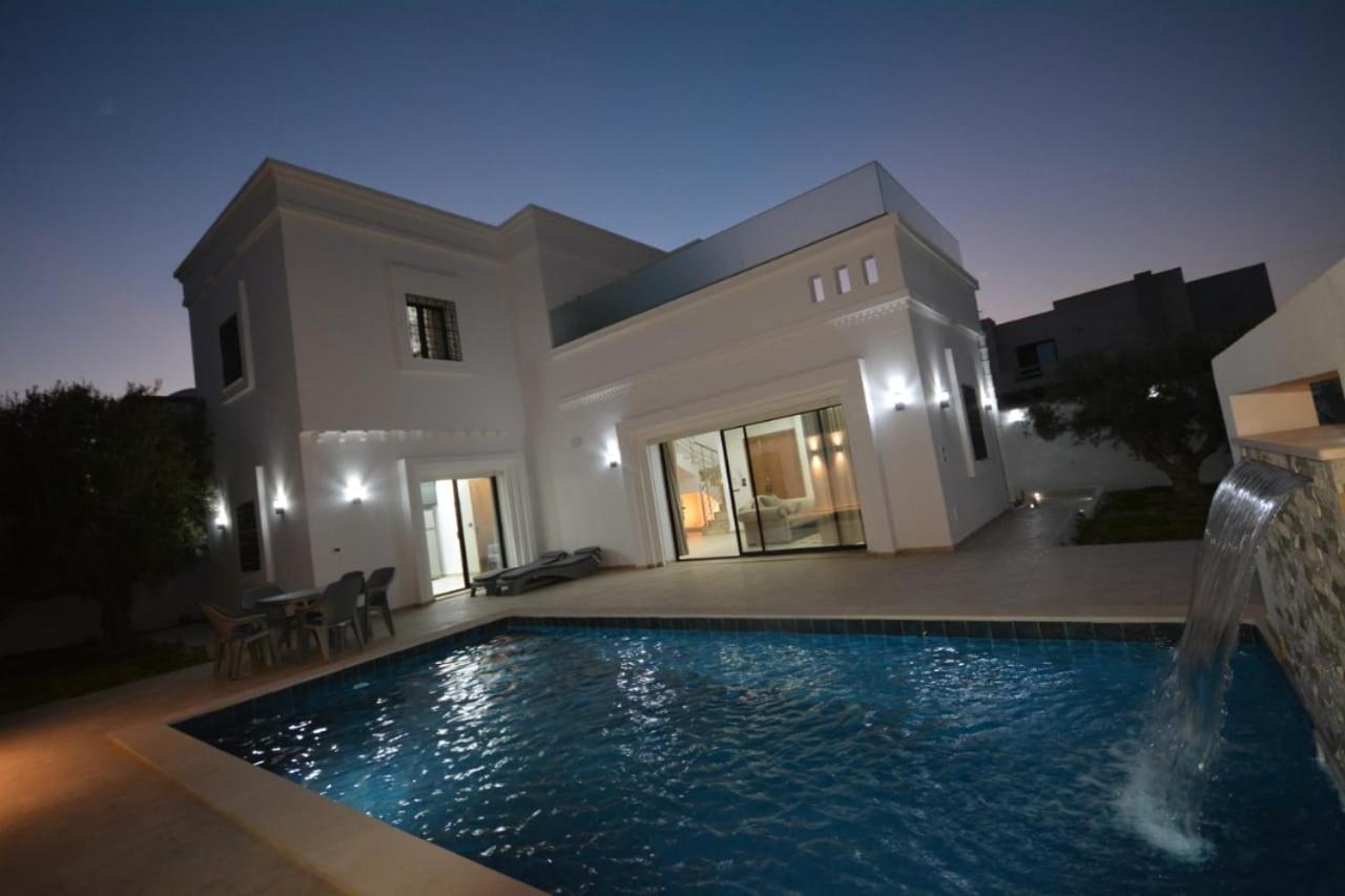 Villa With Private Pool photo 3