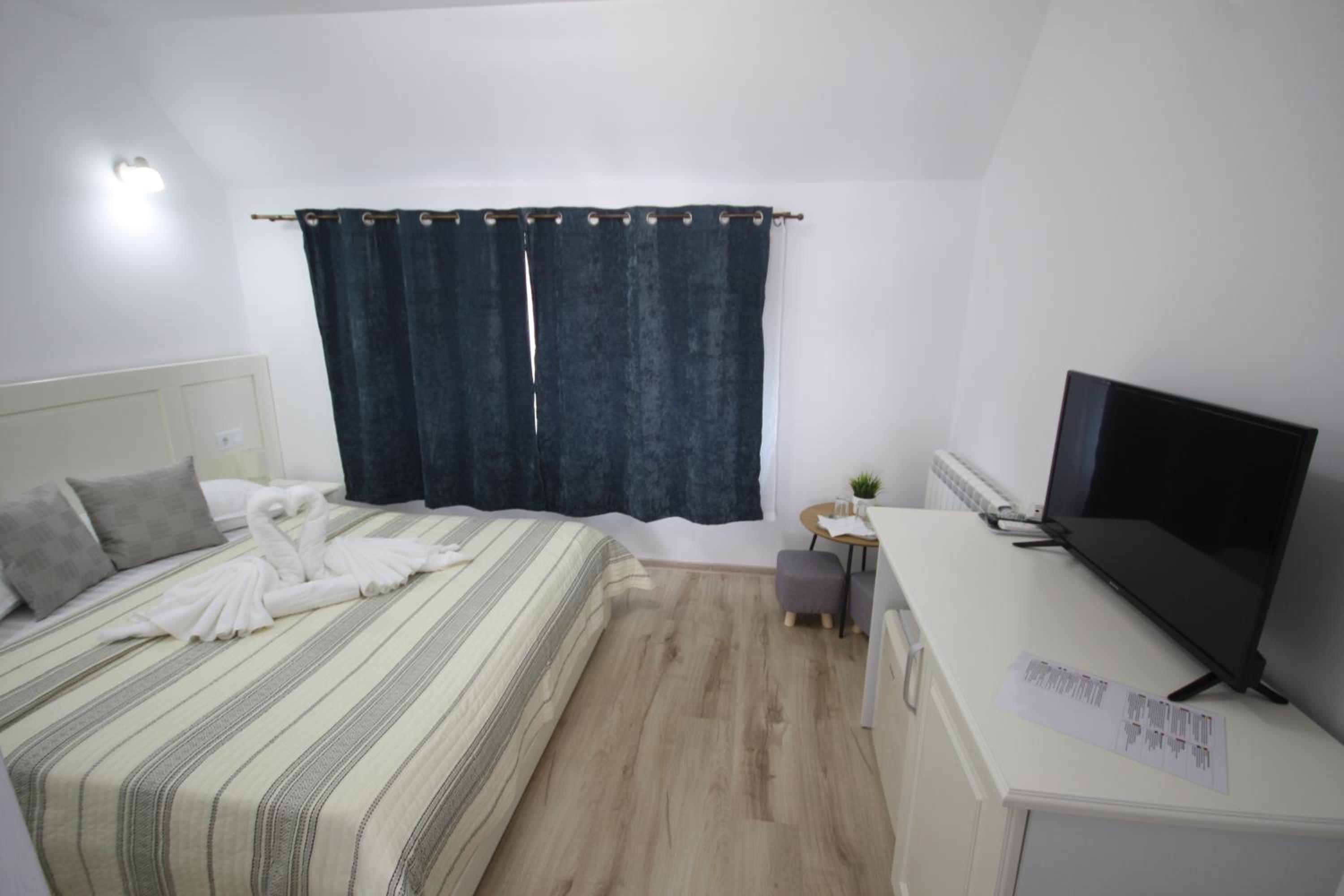 Queen Room photo 1