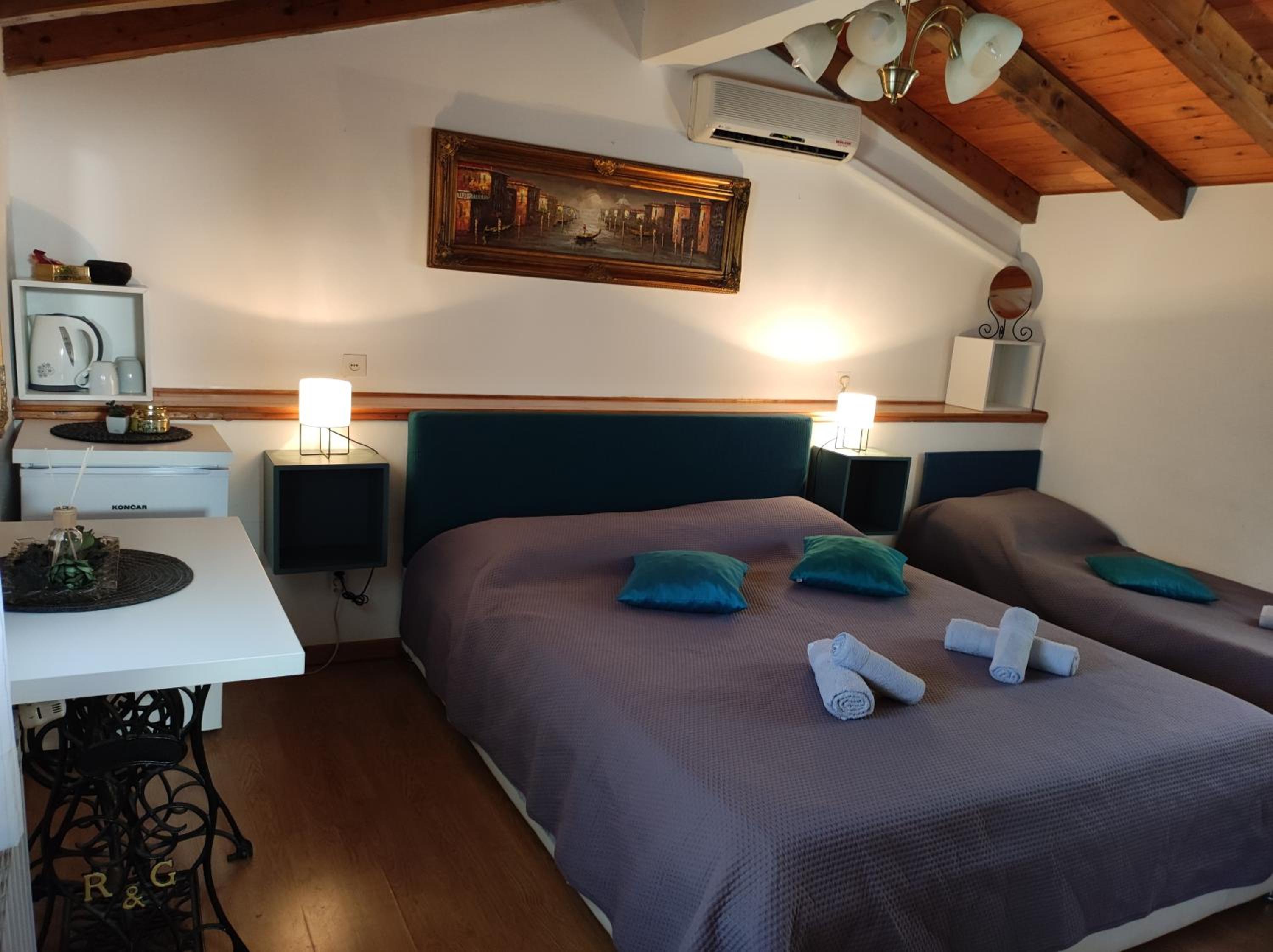 Deluxe Room (2 Adults + 1 Child) Second Floor - Photo 2