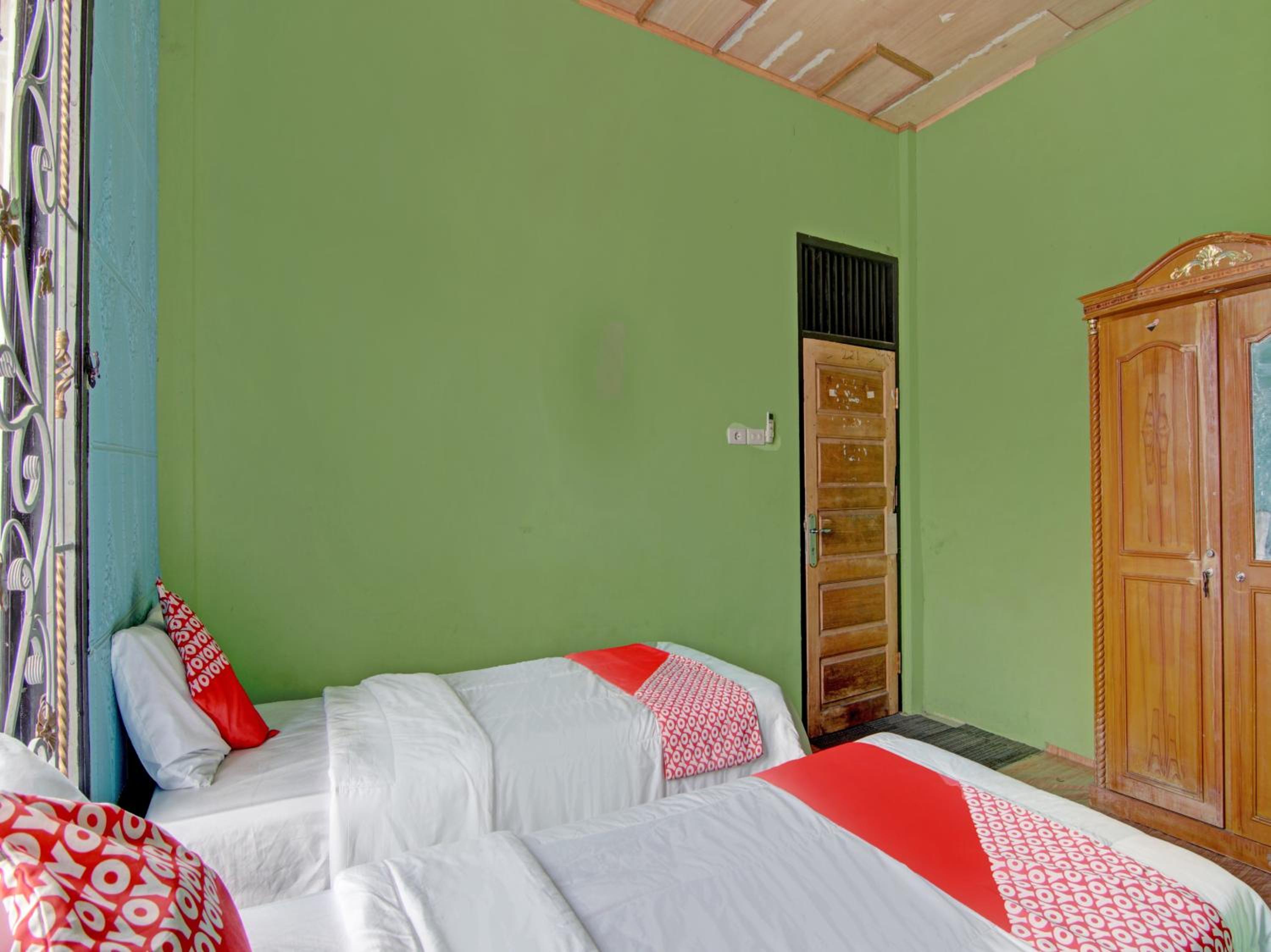 Standard Twin Room - Photo 5