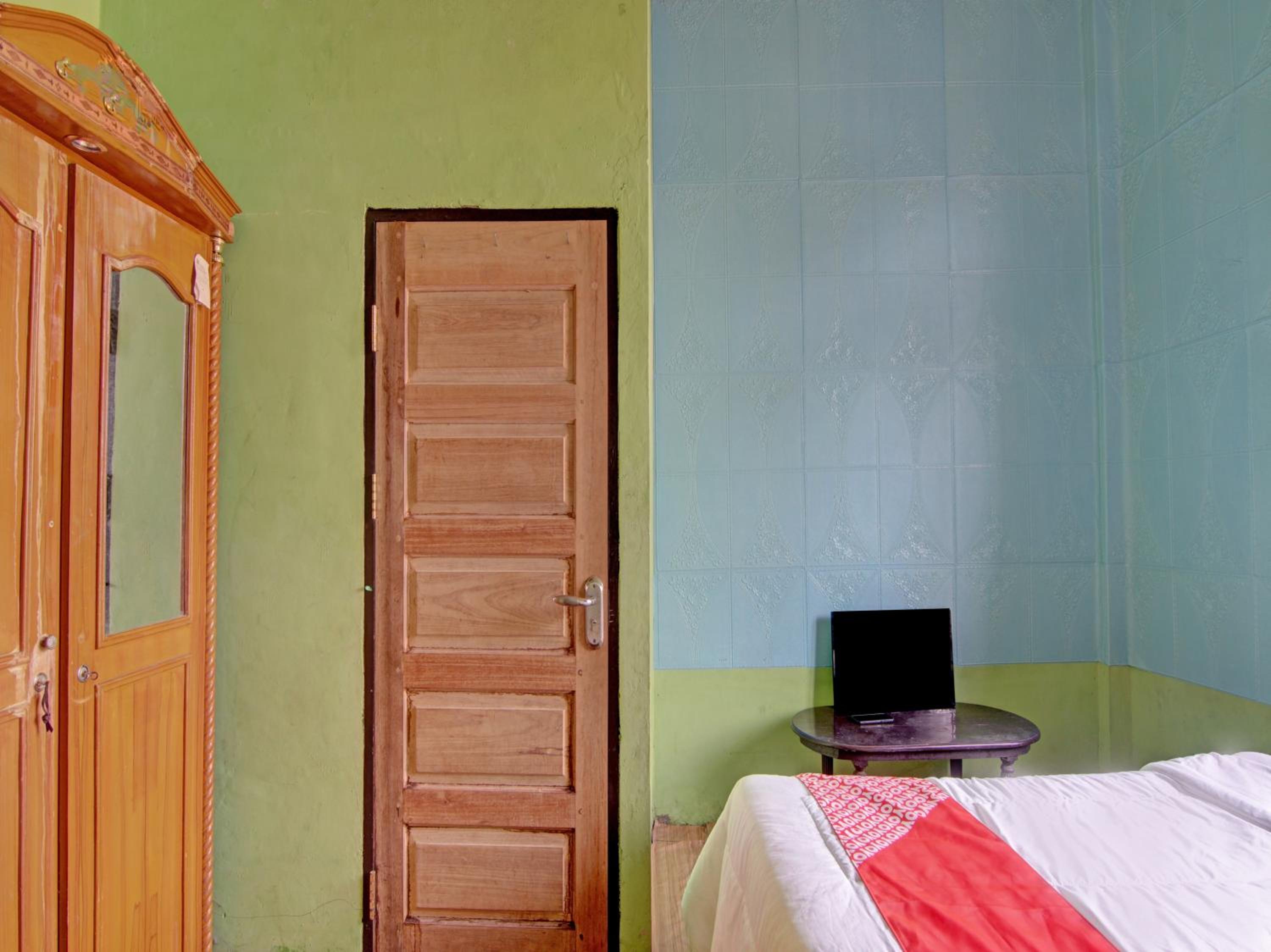Standard Twin Room - Photo 4