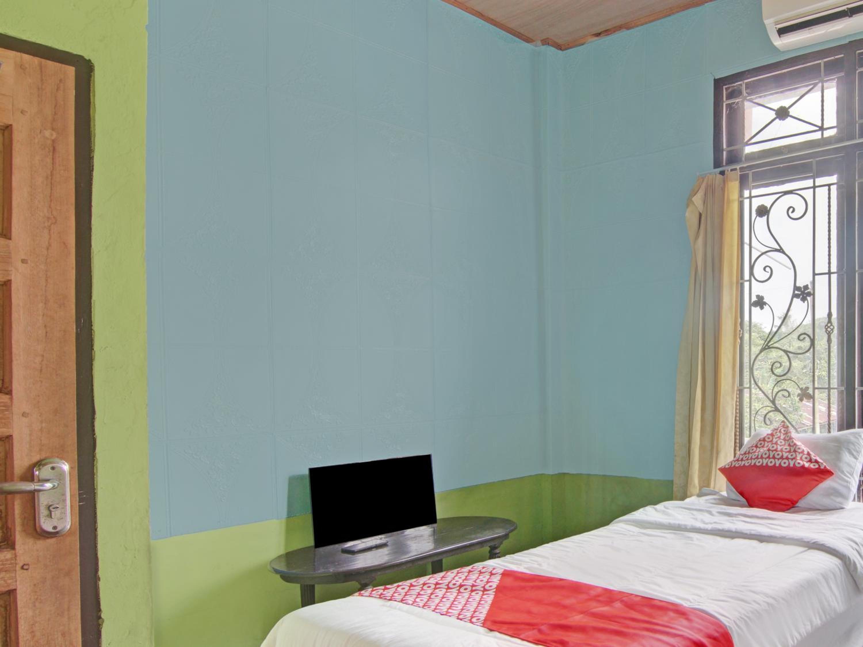 Standard Twin Room - Photo 3