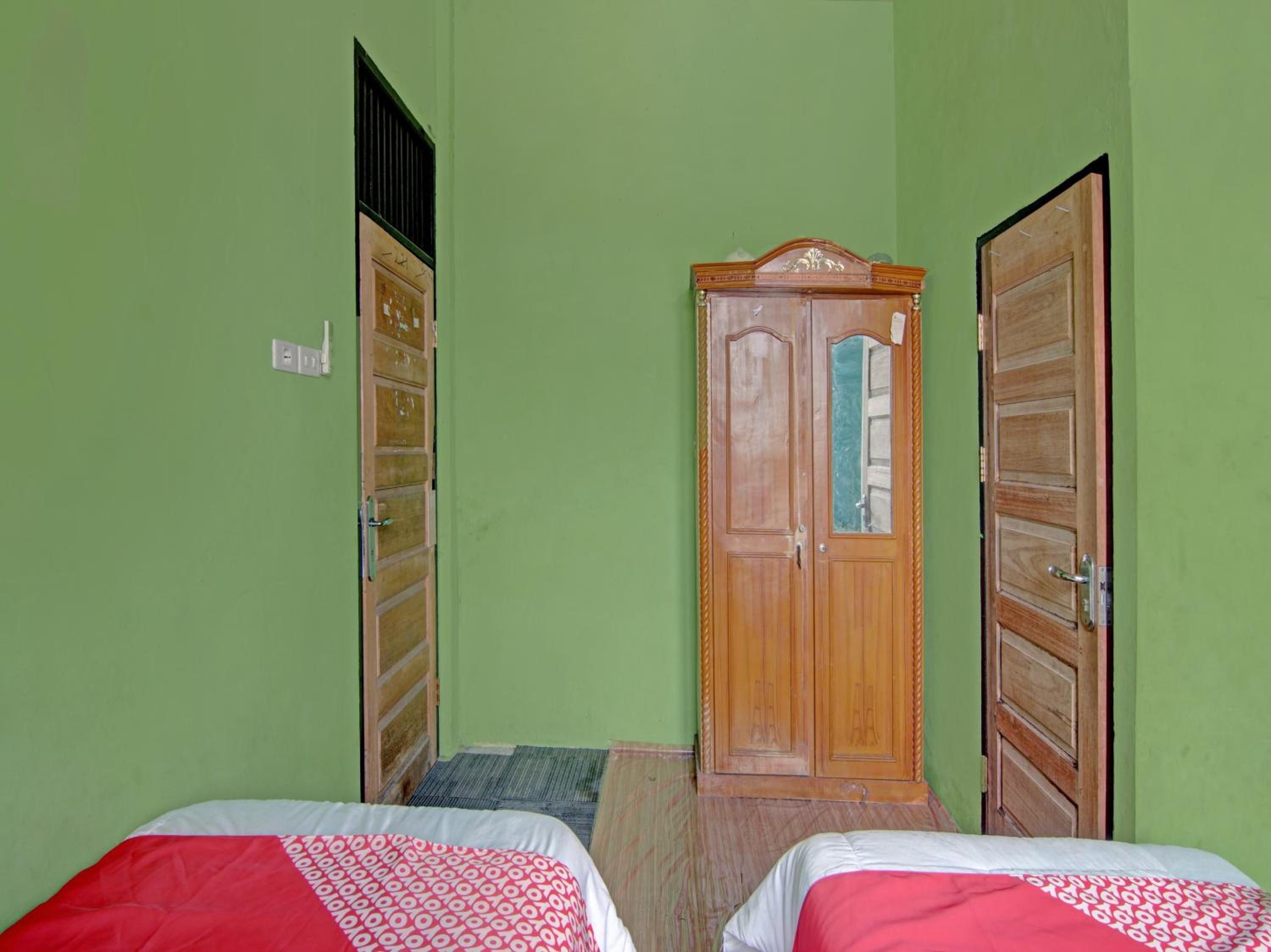 Standard Twin Room - Photo 2