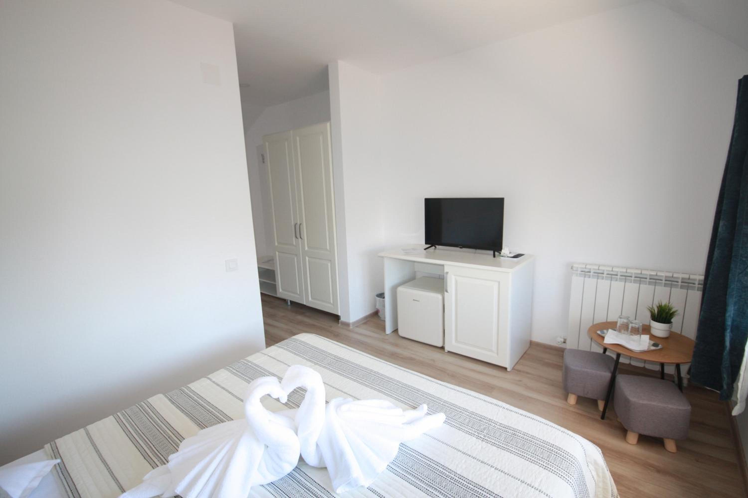 Queen Room photo 2