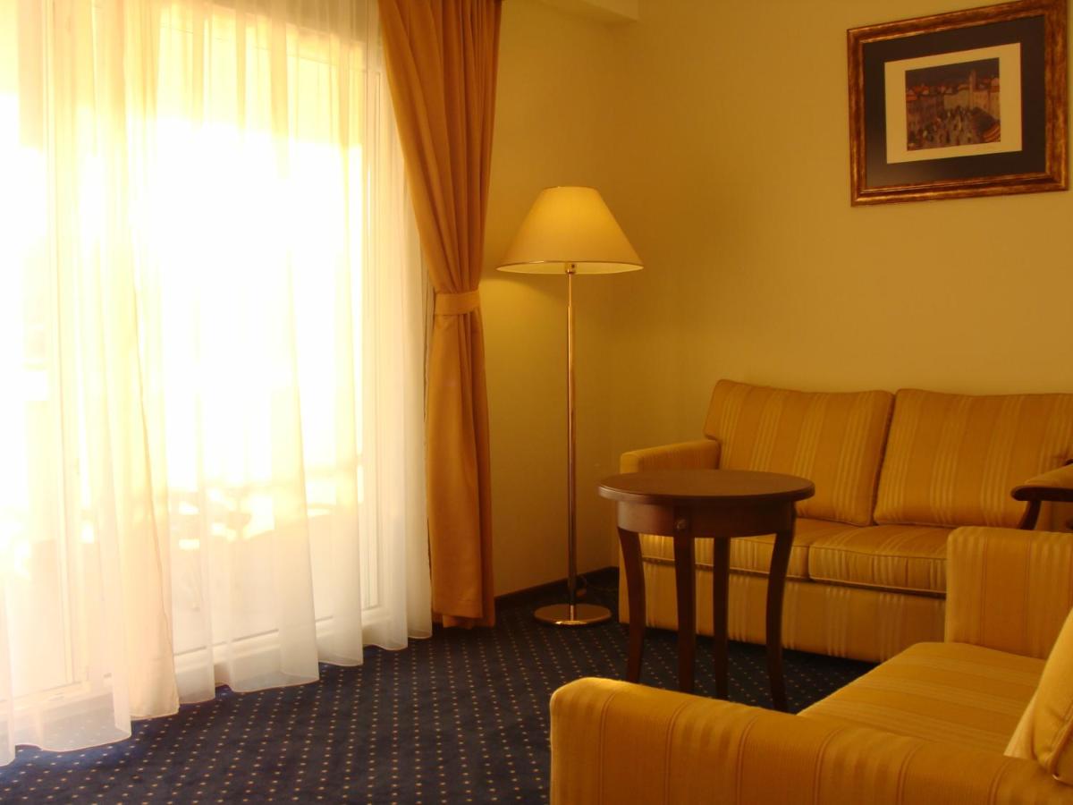 Superior Double or Twin Room with Balcony and Sea View photo 1