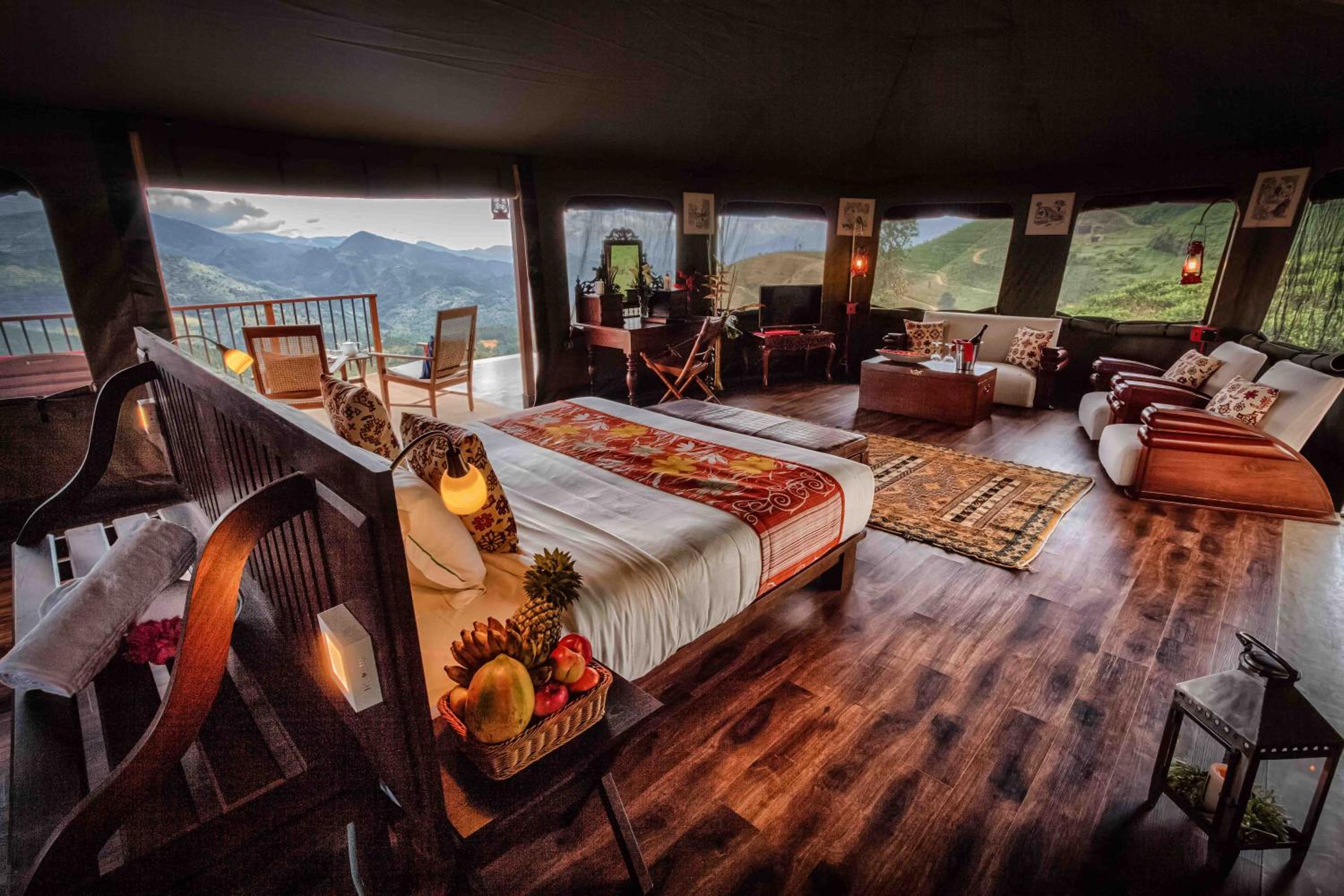 Honeymoon Suite with Mountain View