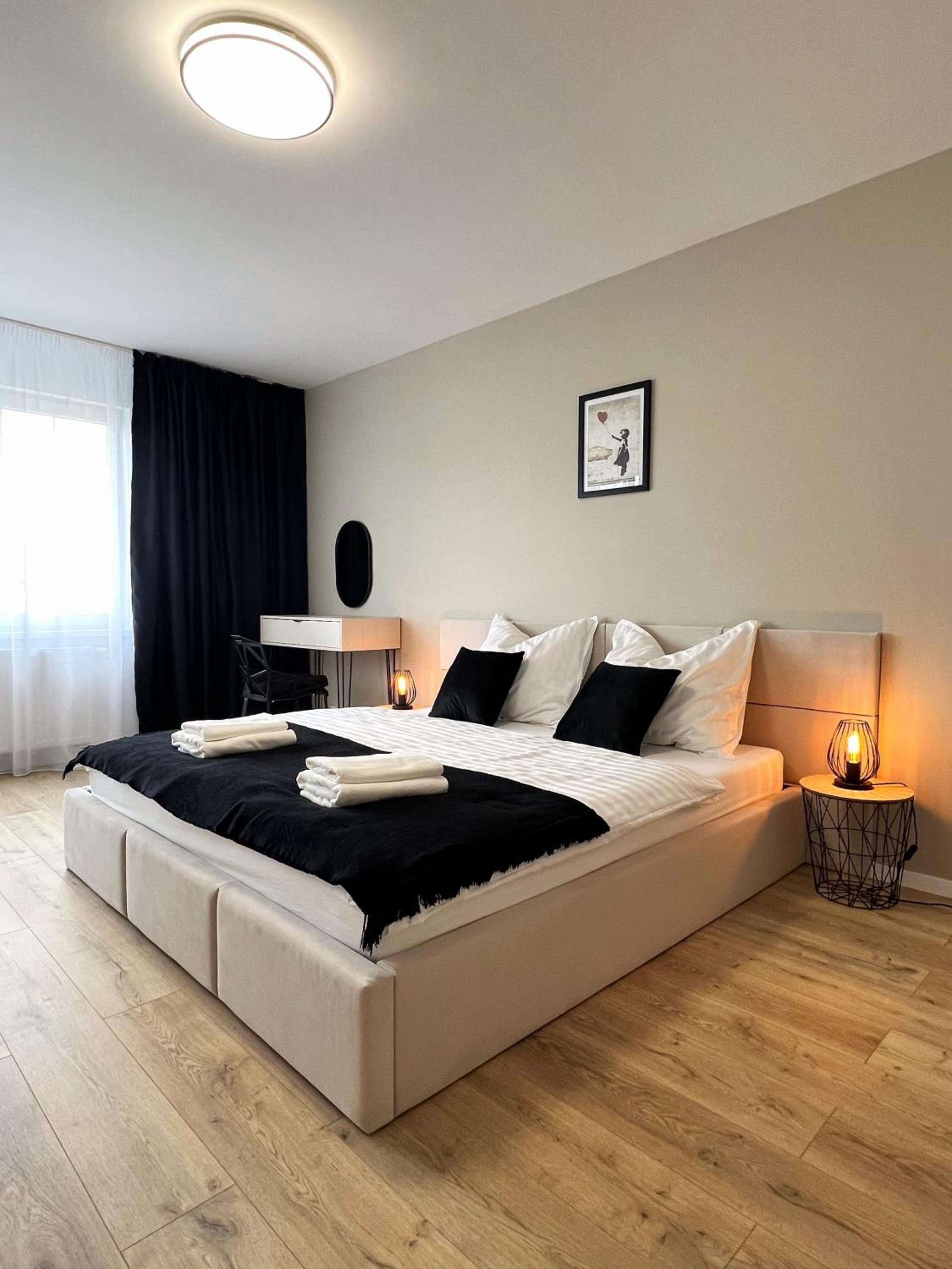 One-Bedroom Apartment photo 1