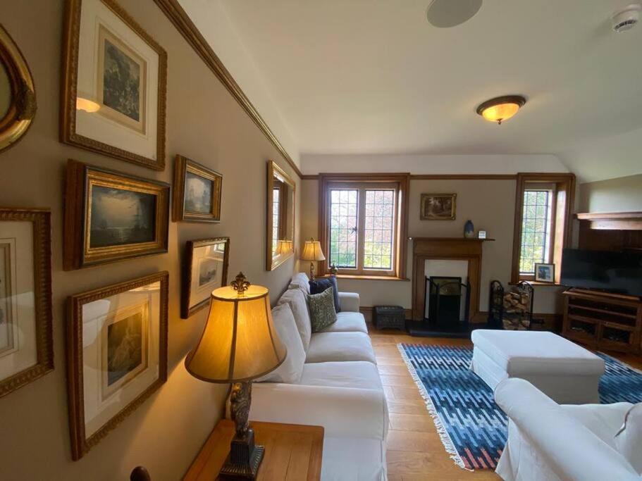 Three-Bedroom Apartment photo 2