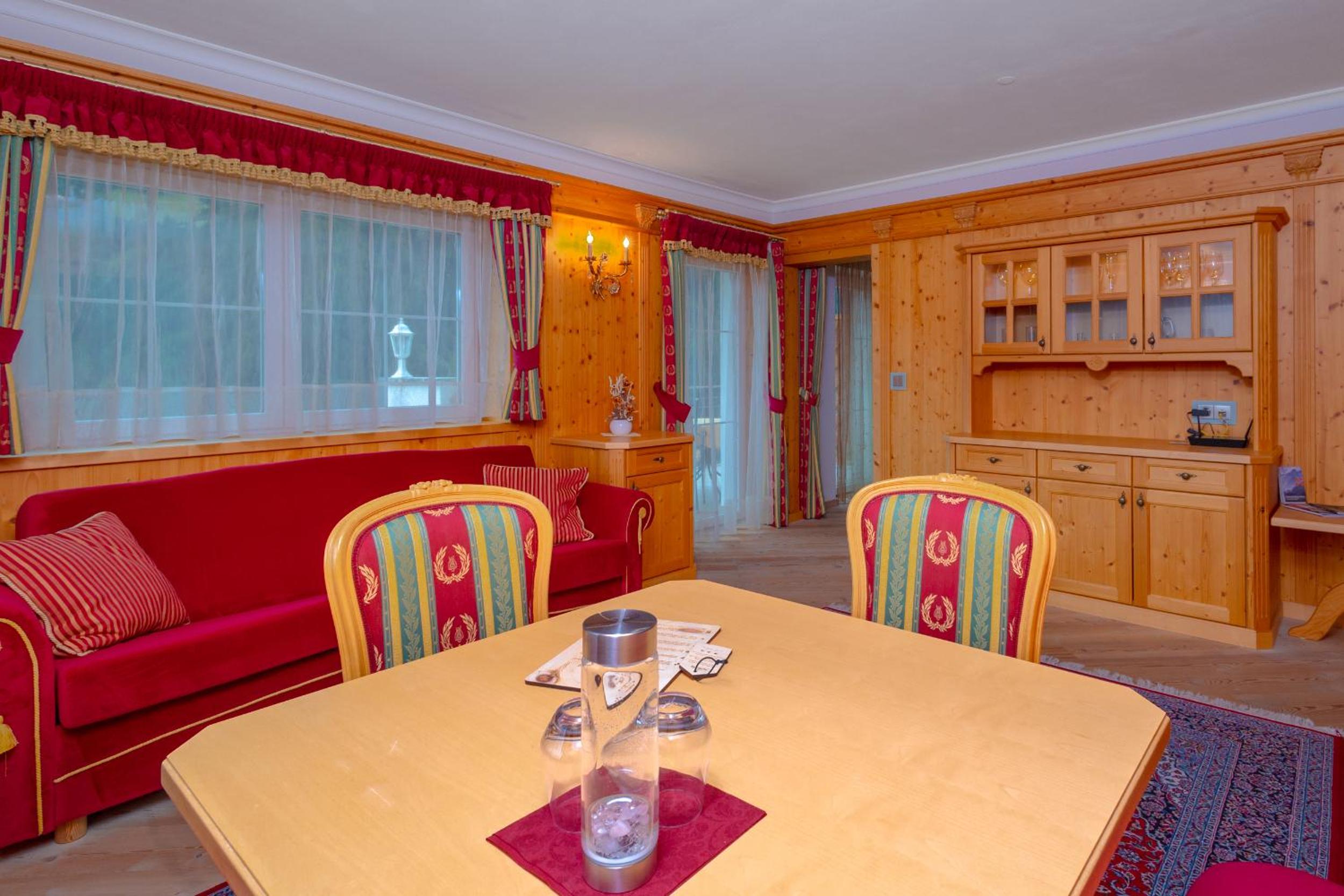 Suite with Mountain View photo 3