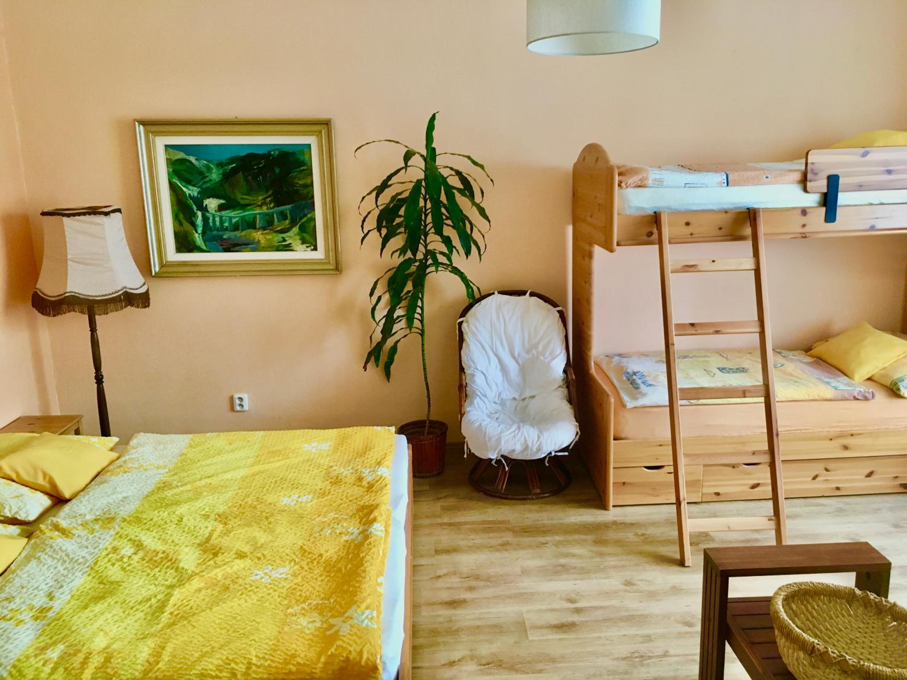 One-Bedroom Apartment - Photo 8