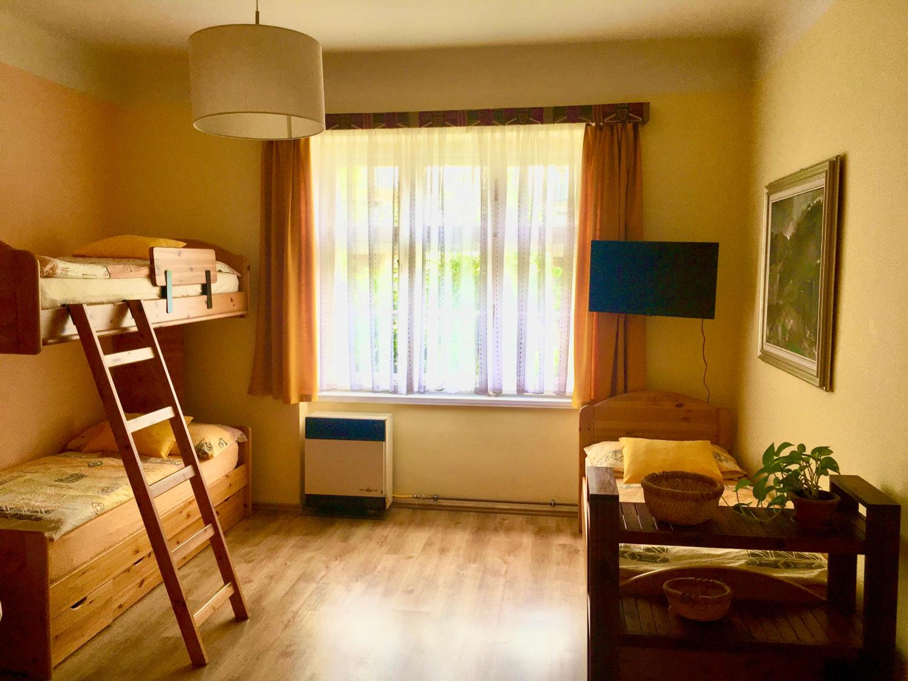 One-Bedroom Apartment - Photo 7