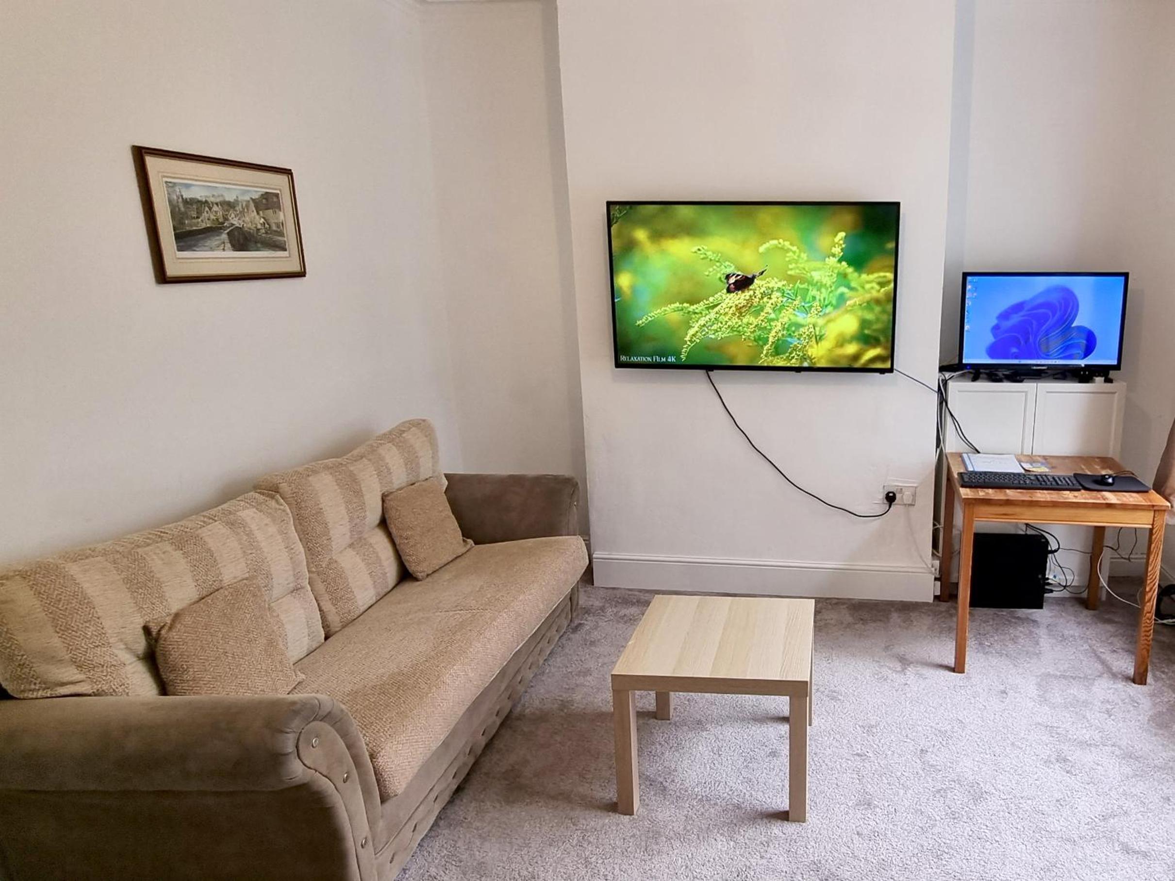 Three-Bedroom House photo 1