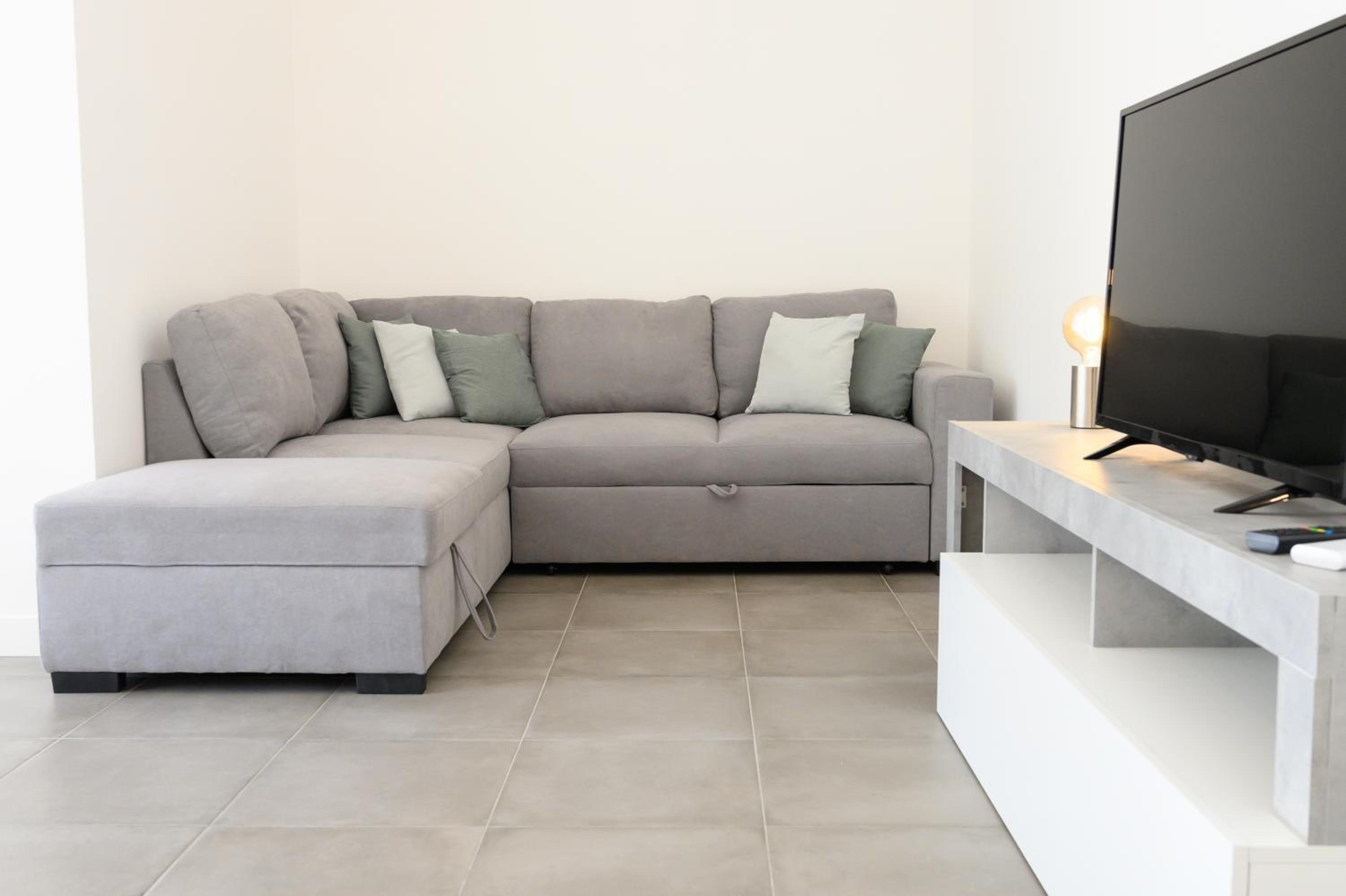 One-Bedroom Apartment