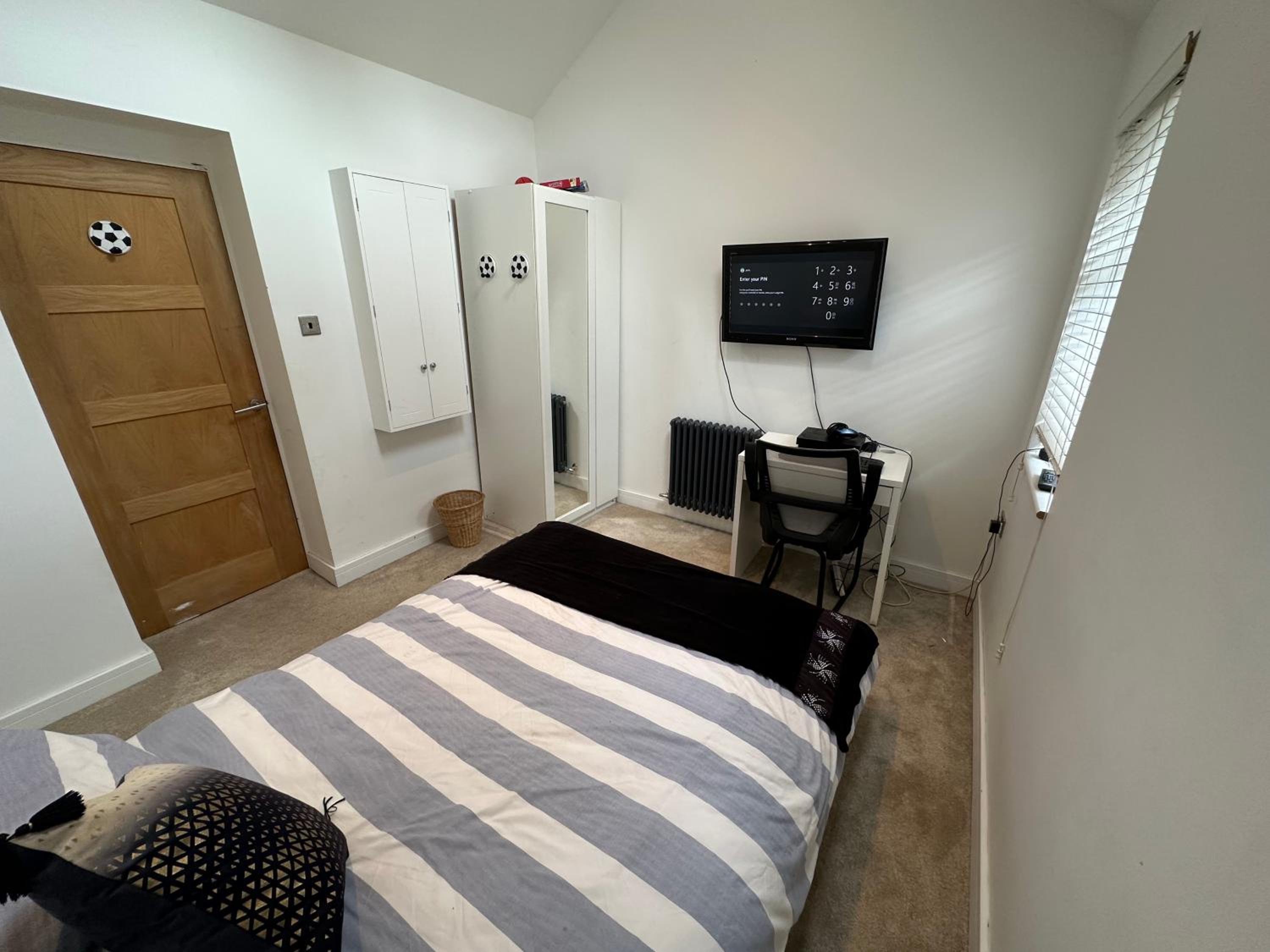 Four-Bedroom House photo 1
