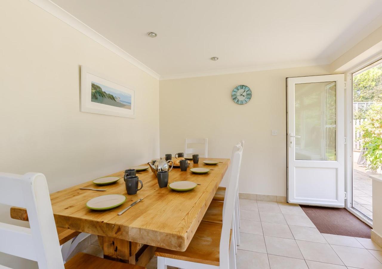 Four-Bedroom House photo 2
