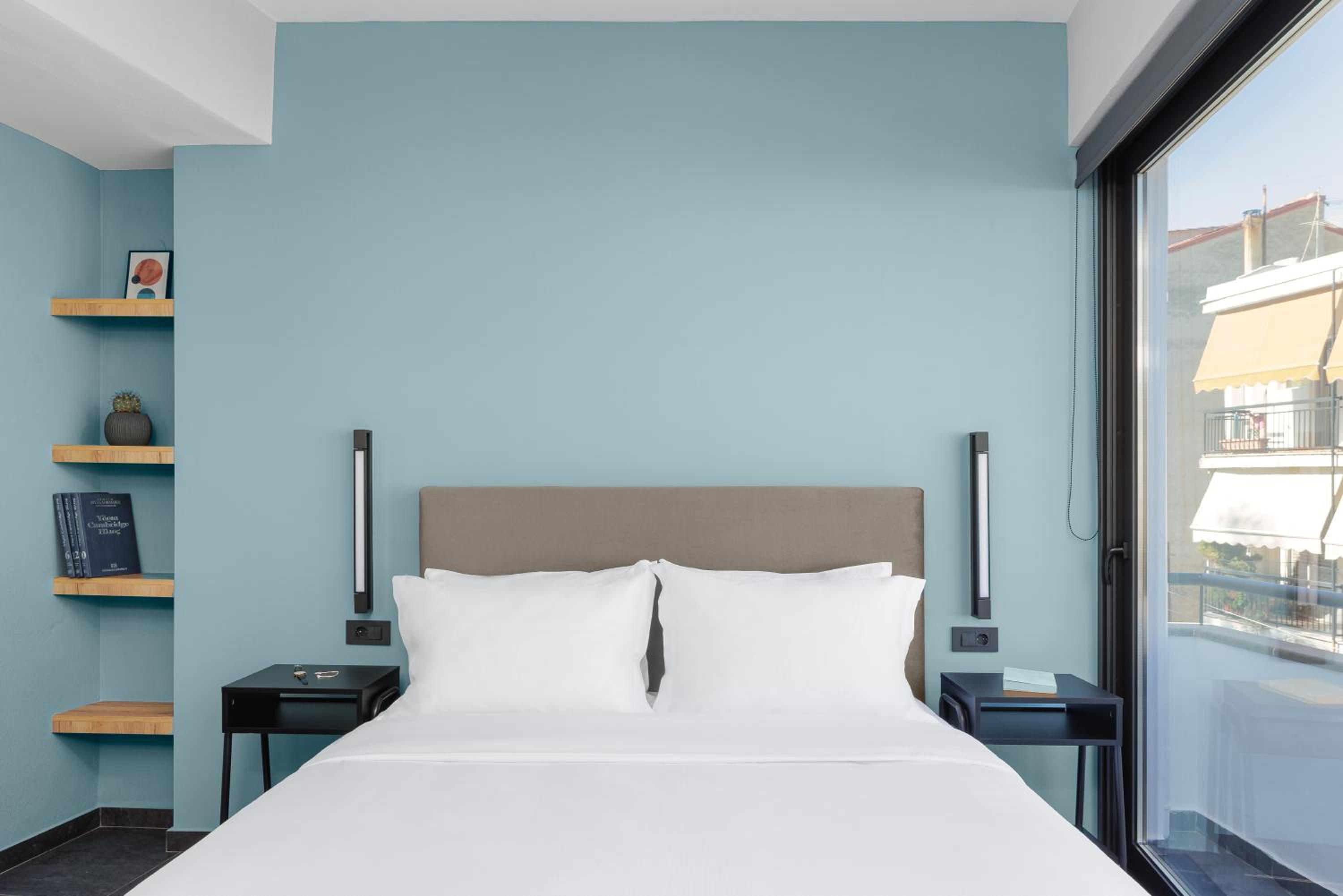 Deluxe Room with Balcony photo 1