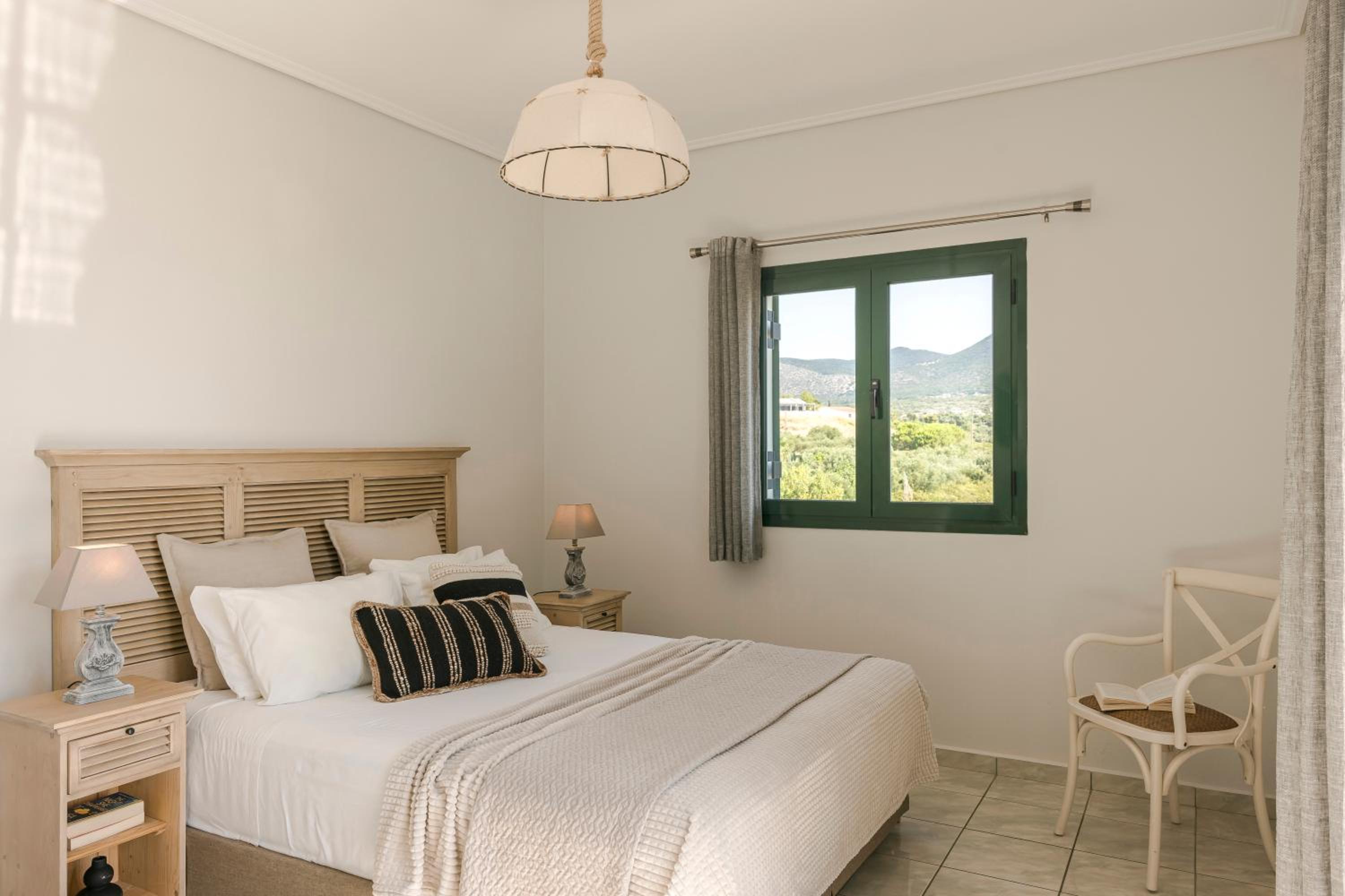 Three-Bedroom Villa photo 2