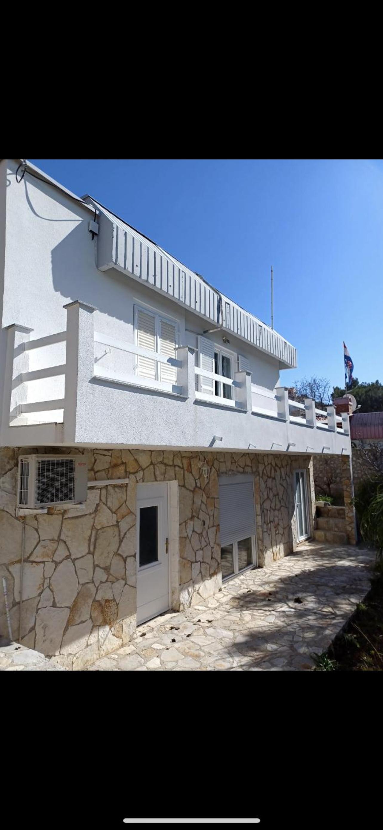 Villa photo 2