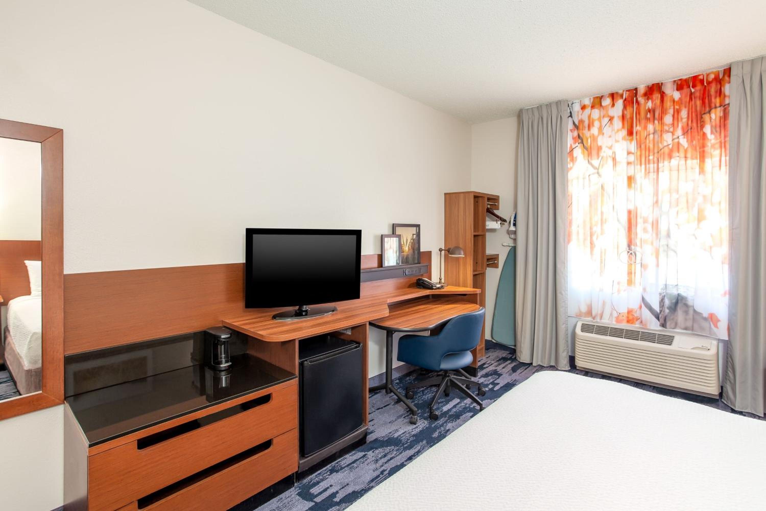 King Room with Roll-In Shower - Mobility and Hearing Access - Photo 1
