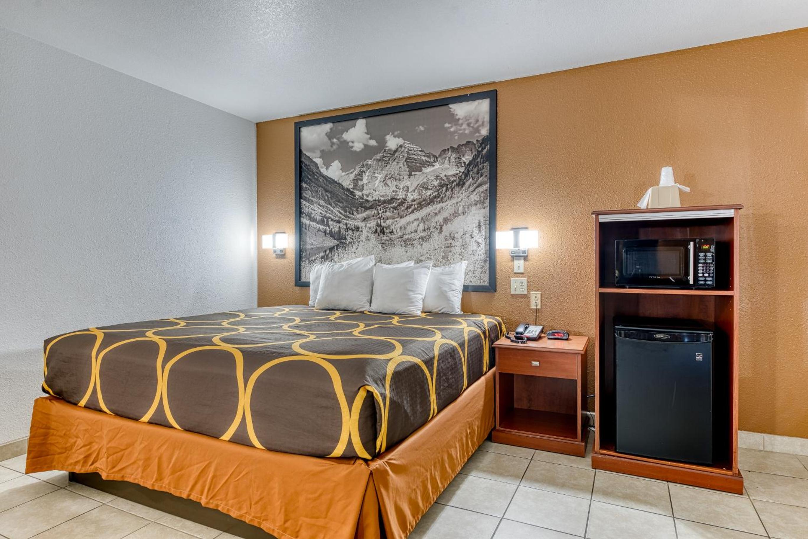 Suite with Two King Beds - Mobility Accessible/Dog Friendly/Non-Smoking - Photo 2