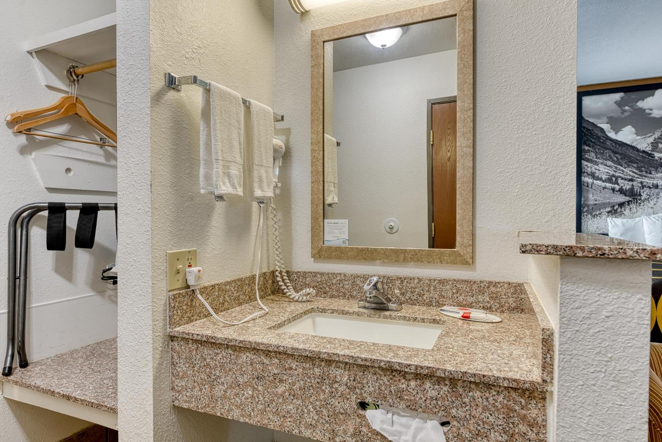 Suite with Two King Beds - Mobility Accessible/Dog Friendly/Non-Smoking - Photo 4