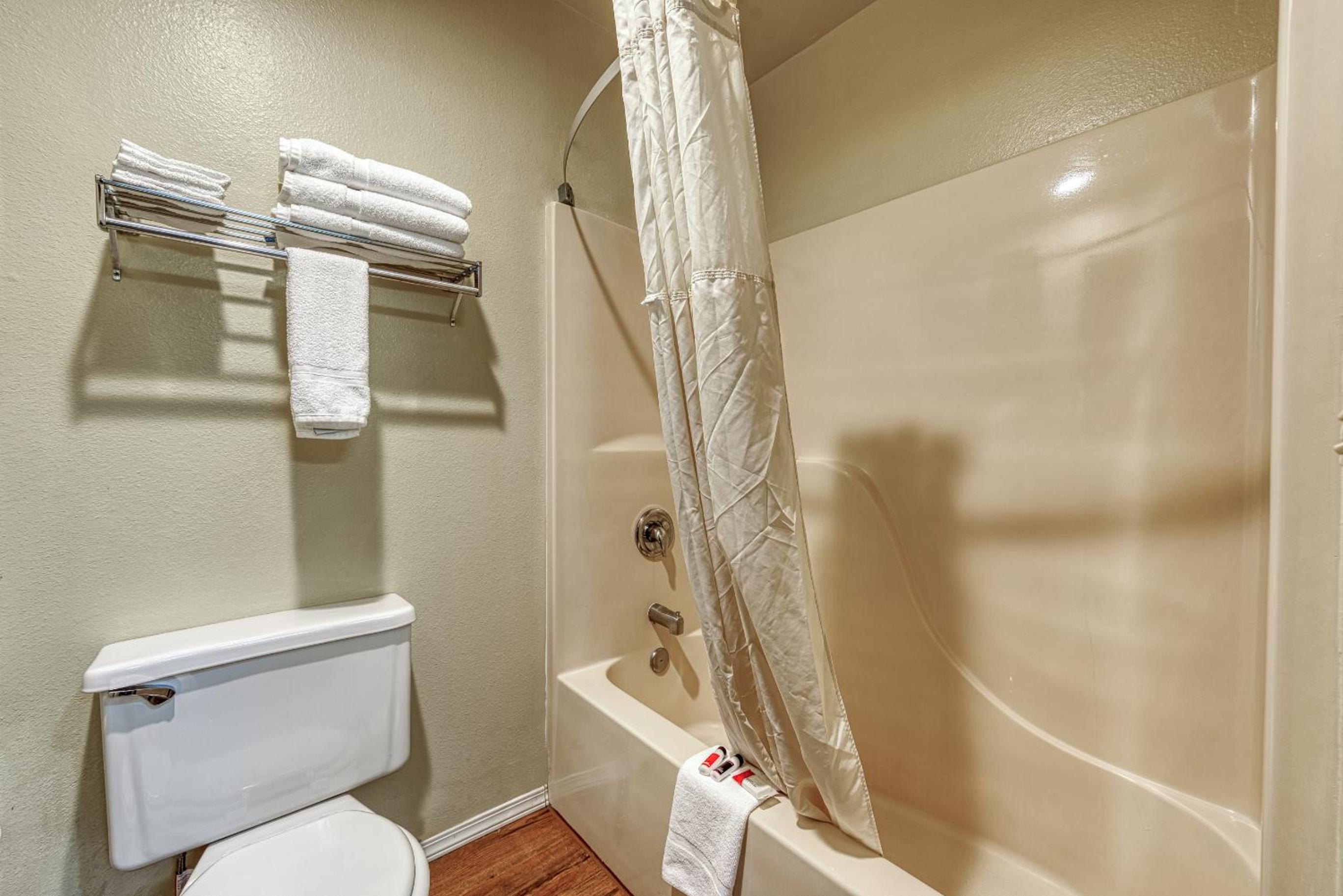 Suite with Two King Beds - Non-Smoking - Photo 6