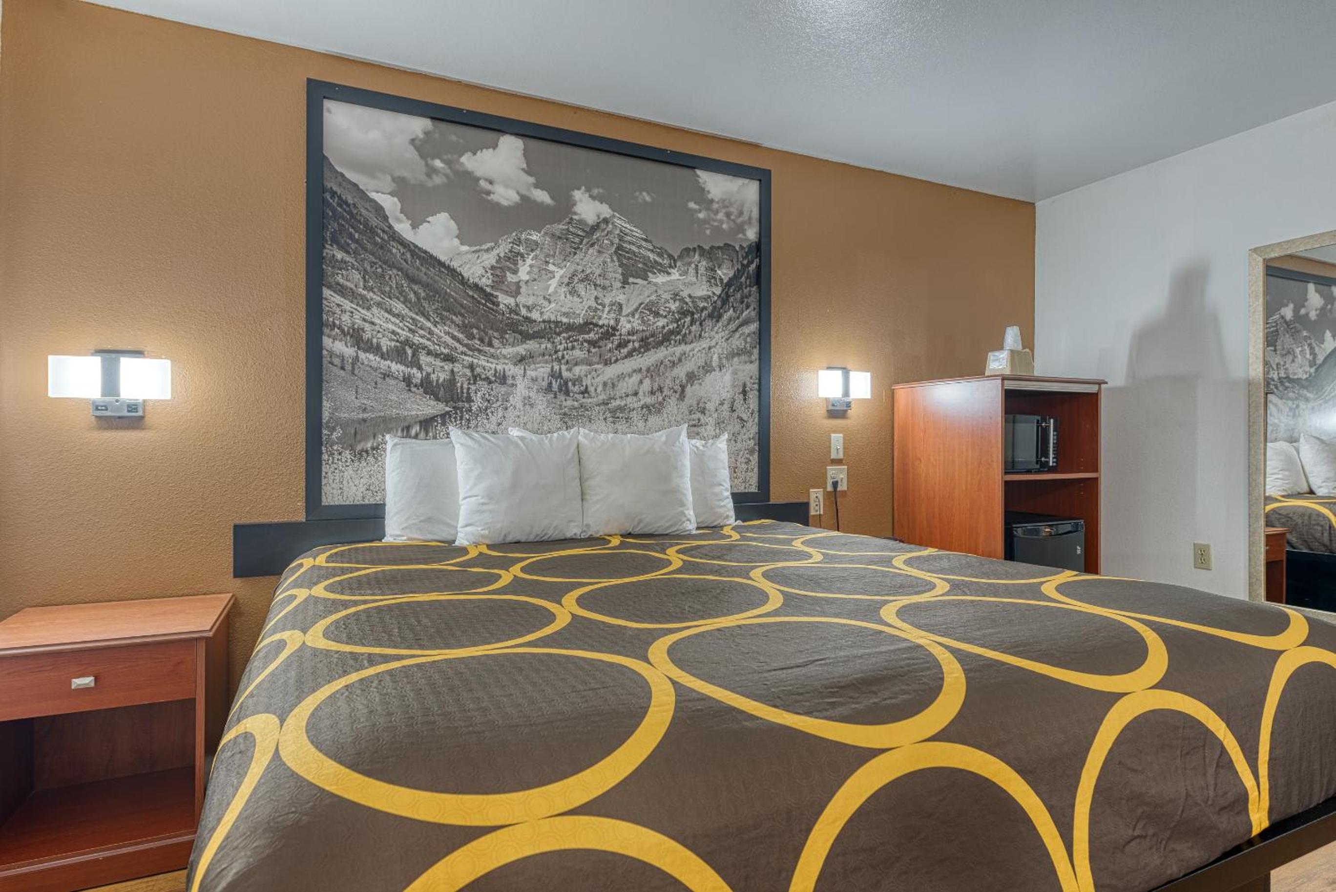 Suite with Two King Beds - Non-Smoking - Photo 2