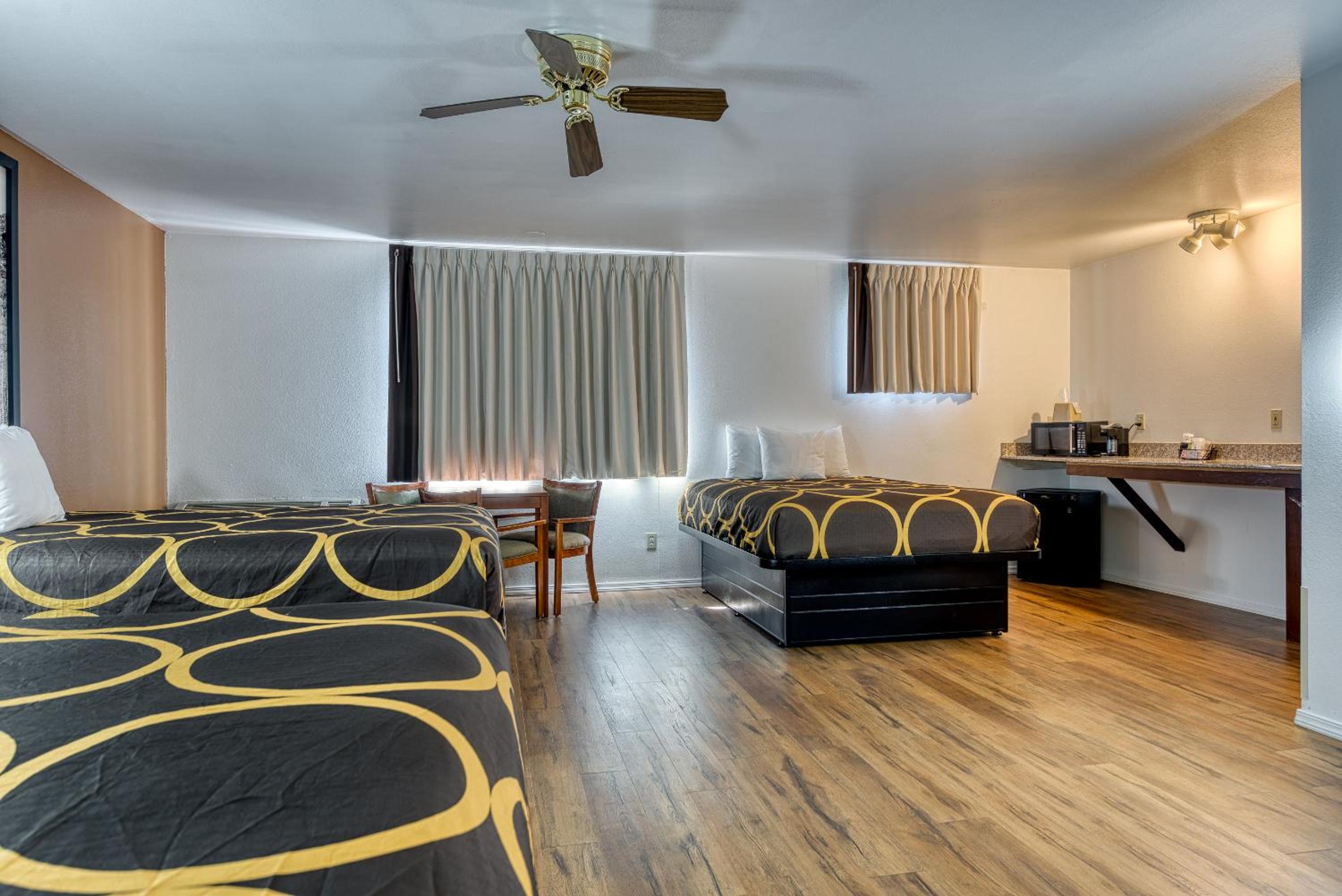 Suite with Three Queen Beds - Non-Smoking - Photo 1