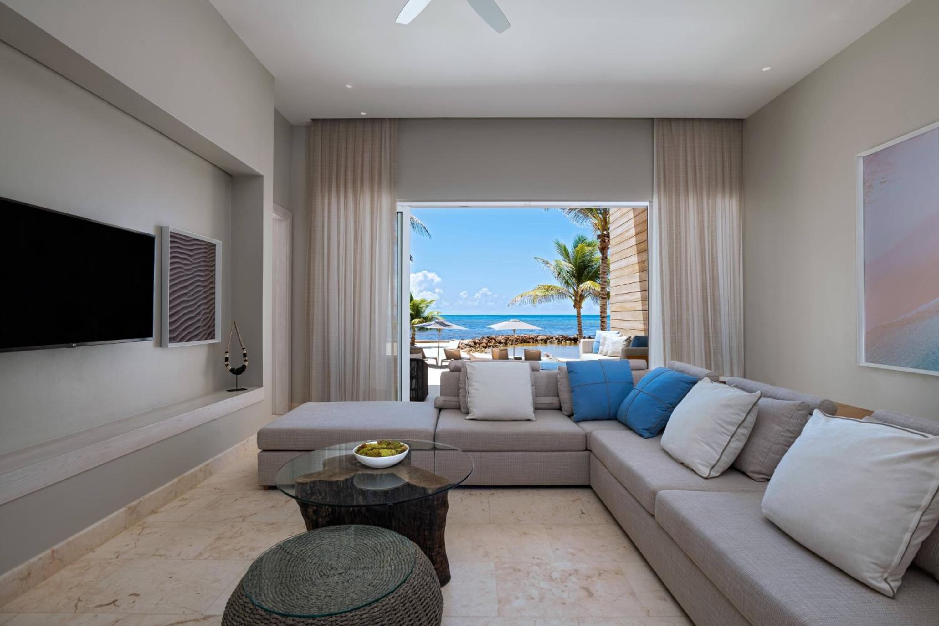 Oceanfront 3 Bedroom Villa with Private Plunge Pool - Photo 1