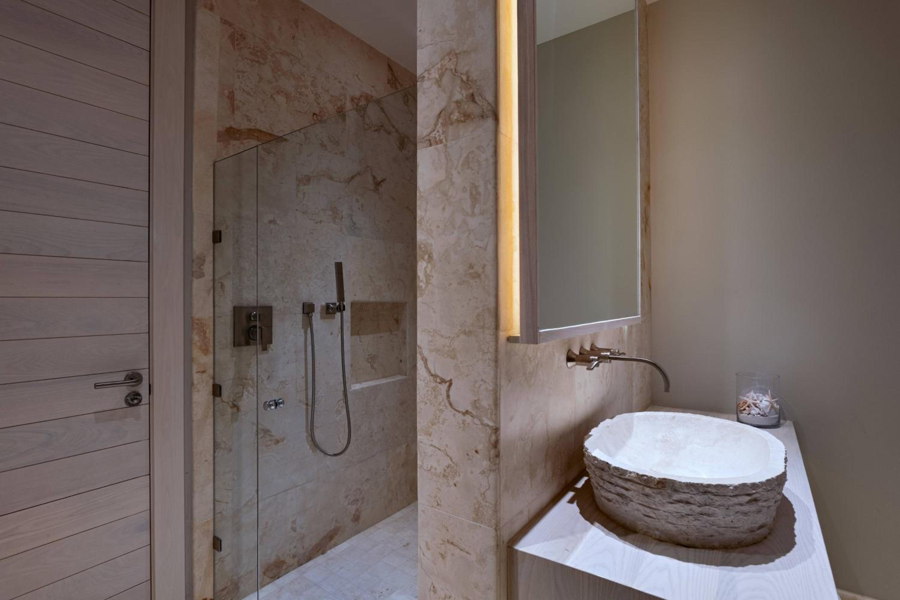 Oceanfront 3 Bedroom Villa with Private Plunge Pool - Photo 3
