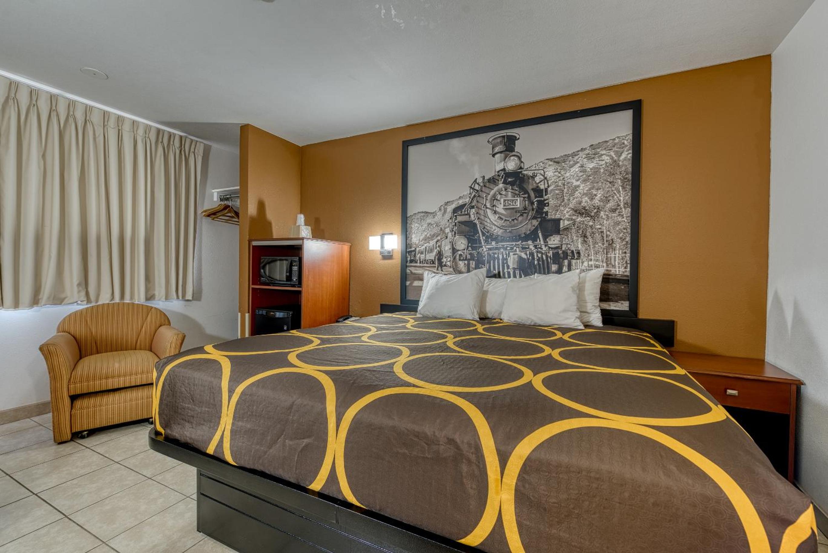 King Room - Dog Friendly - Non-Smoking - Photo 2