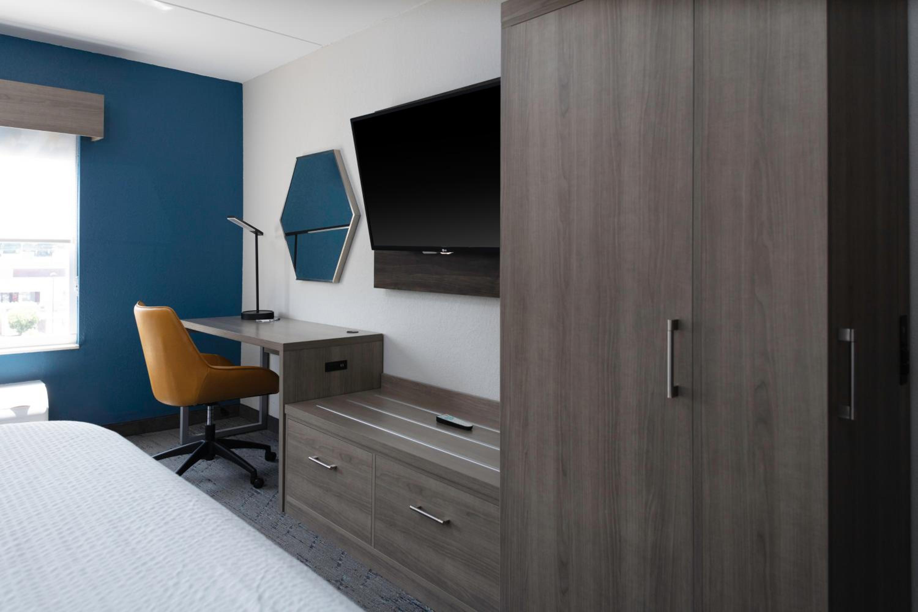 Other Room with two Beds - Non-Smoking - Photo 2